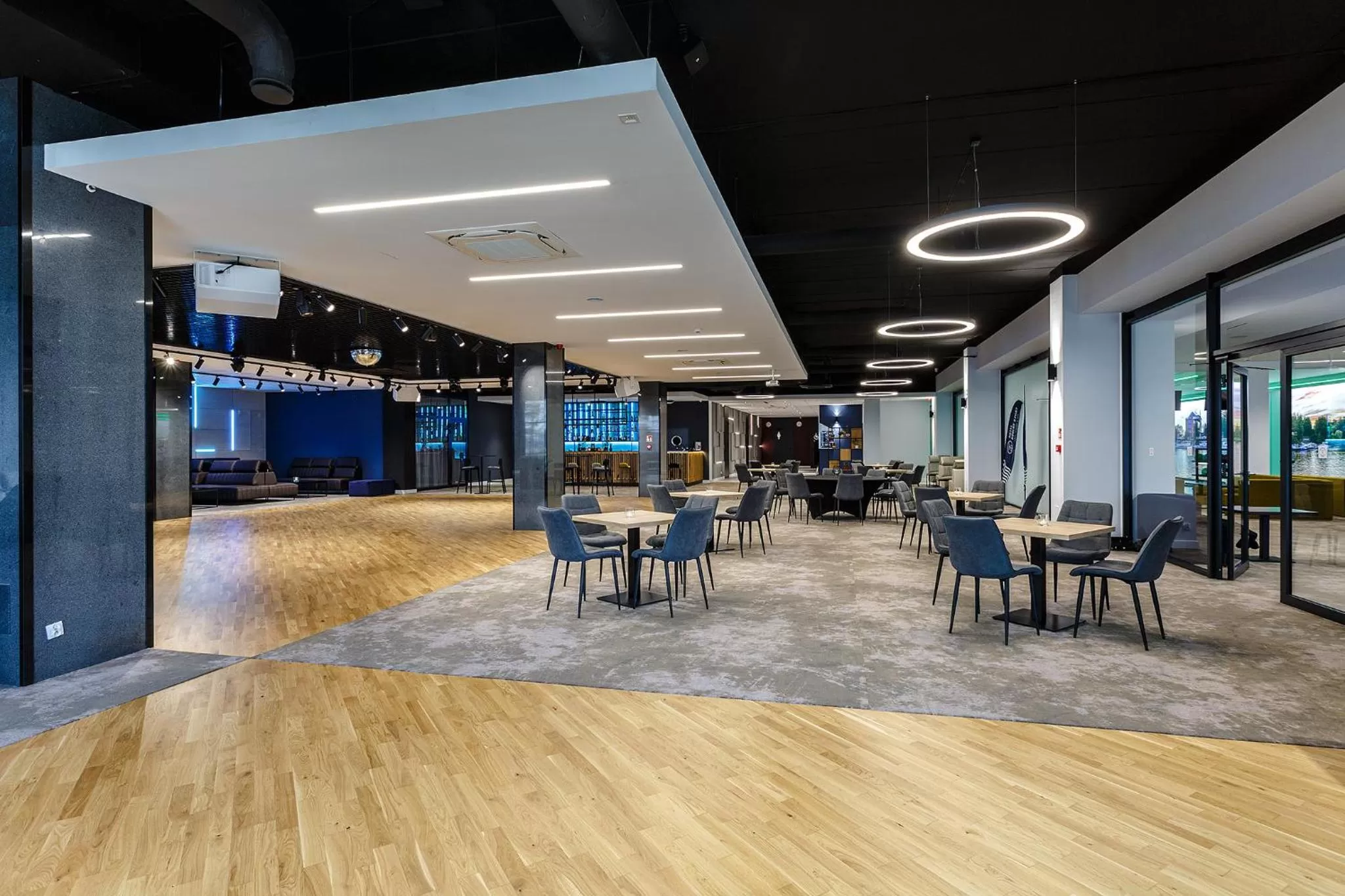 Nightclub / DJ in Hotel Robert's Port