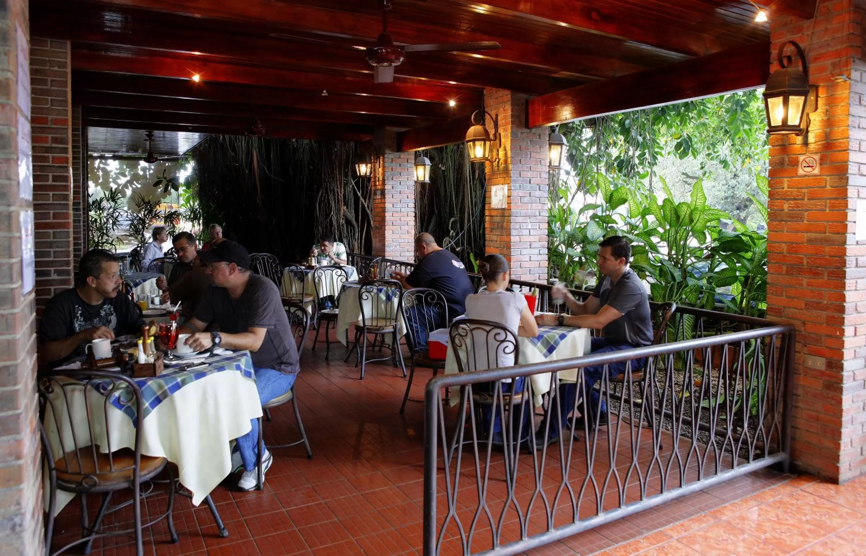 Restaurant/places to eat in Hotel Boyeros