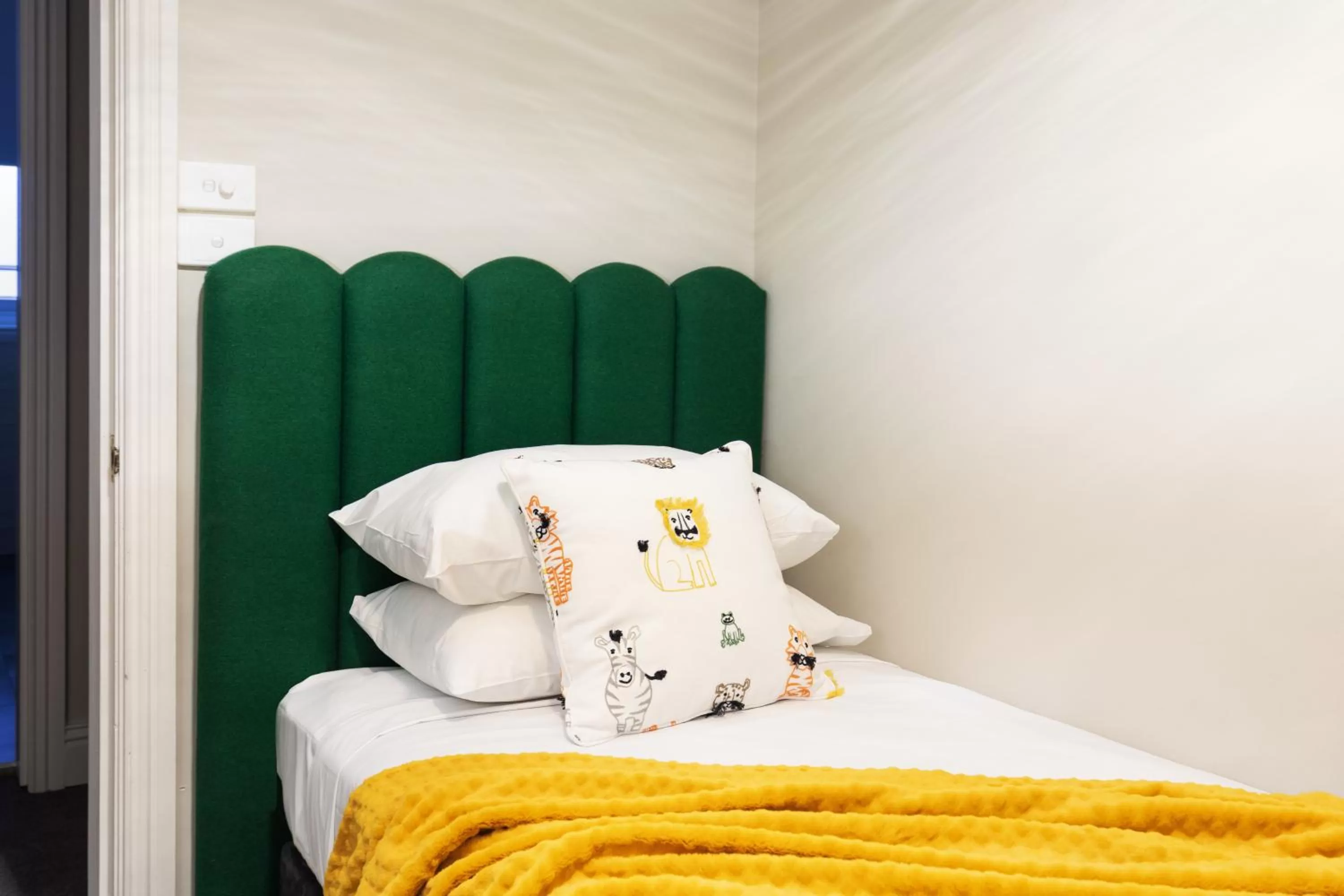 children, Bed in Mount Gambier Hotel