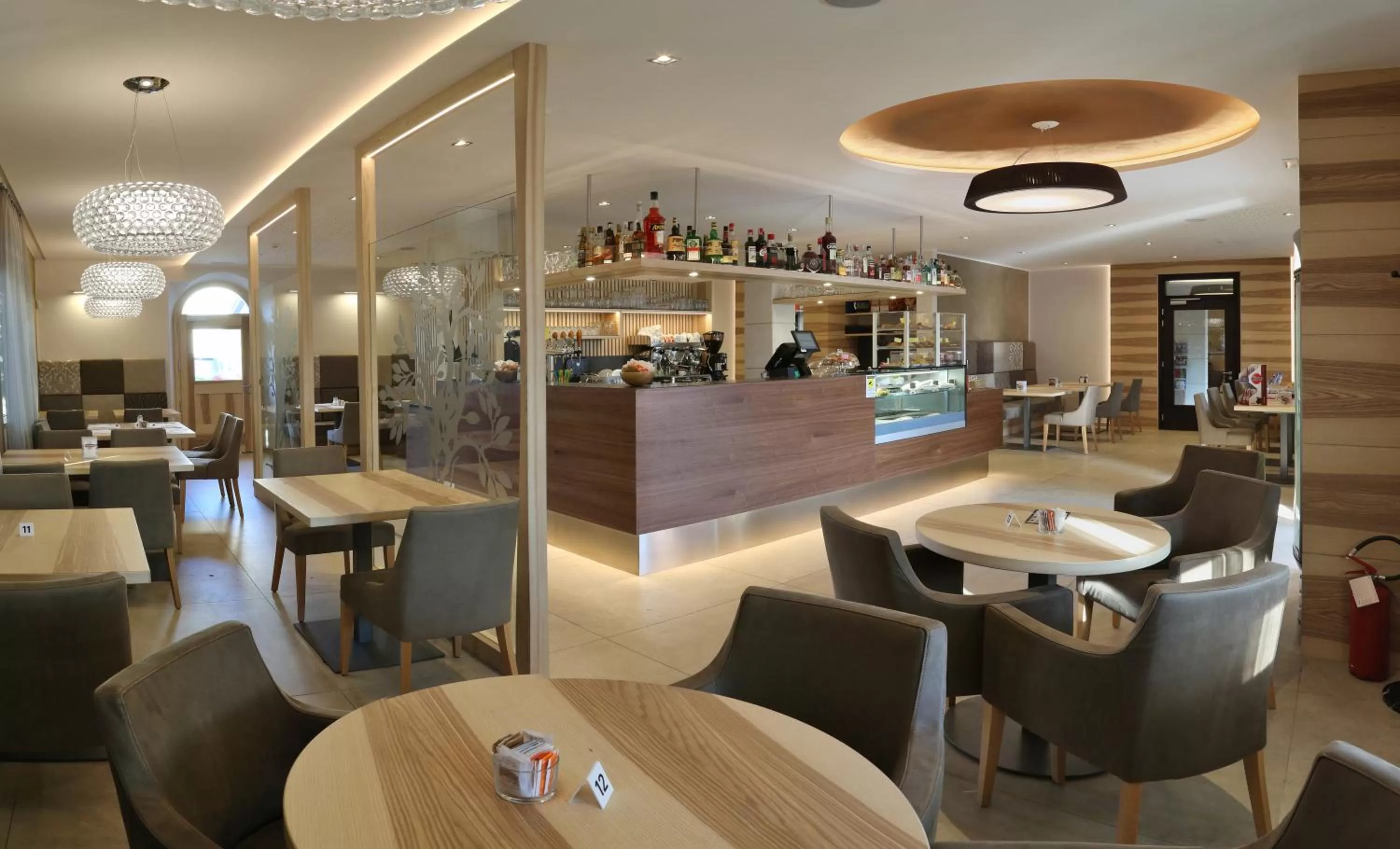 Restaurant/places to eat in Hotel Garden