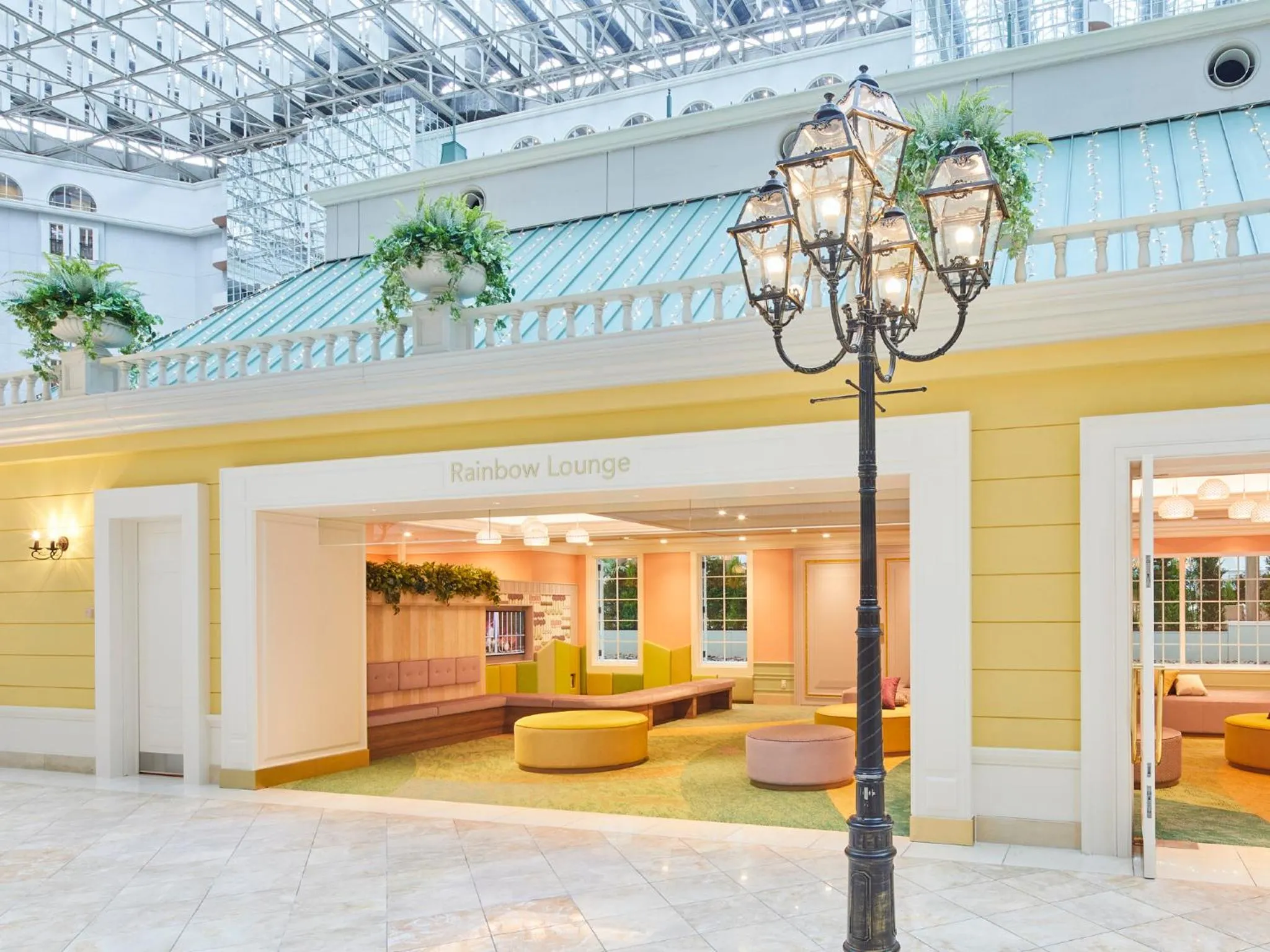 Communal lounge/ TV room in Grand Nikko Tokyo Bay Maihama