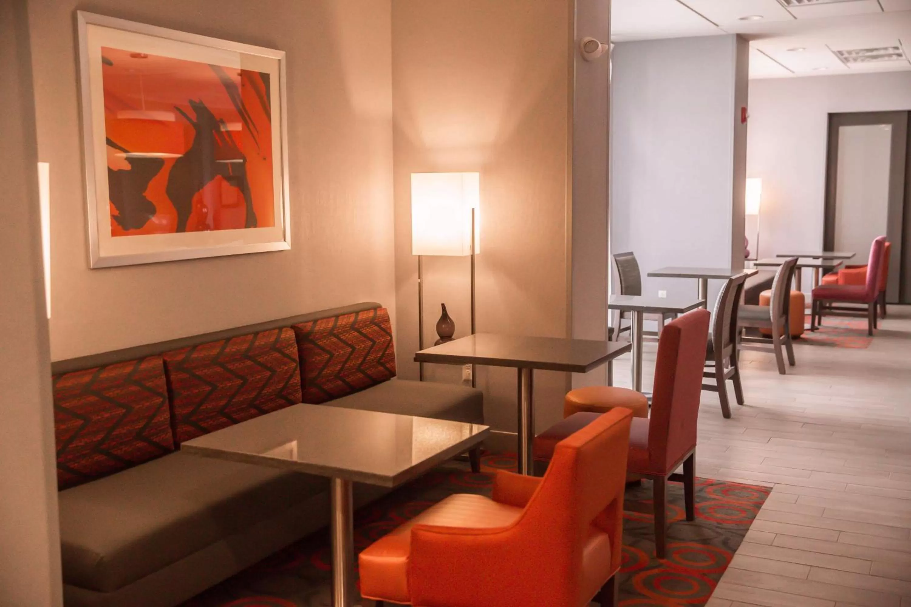 Restaurant/places to eat in Hampton Inn-Pontiac