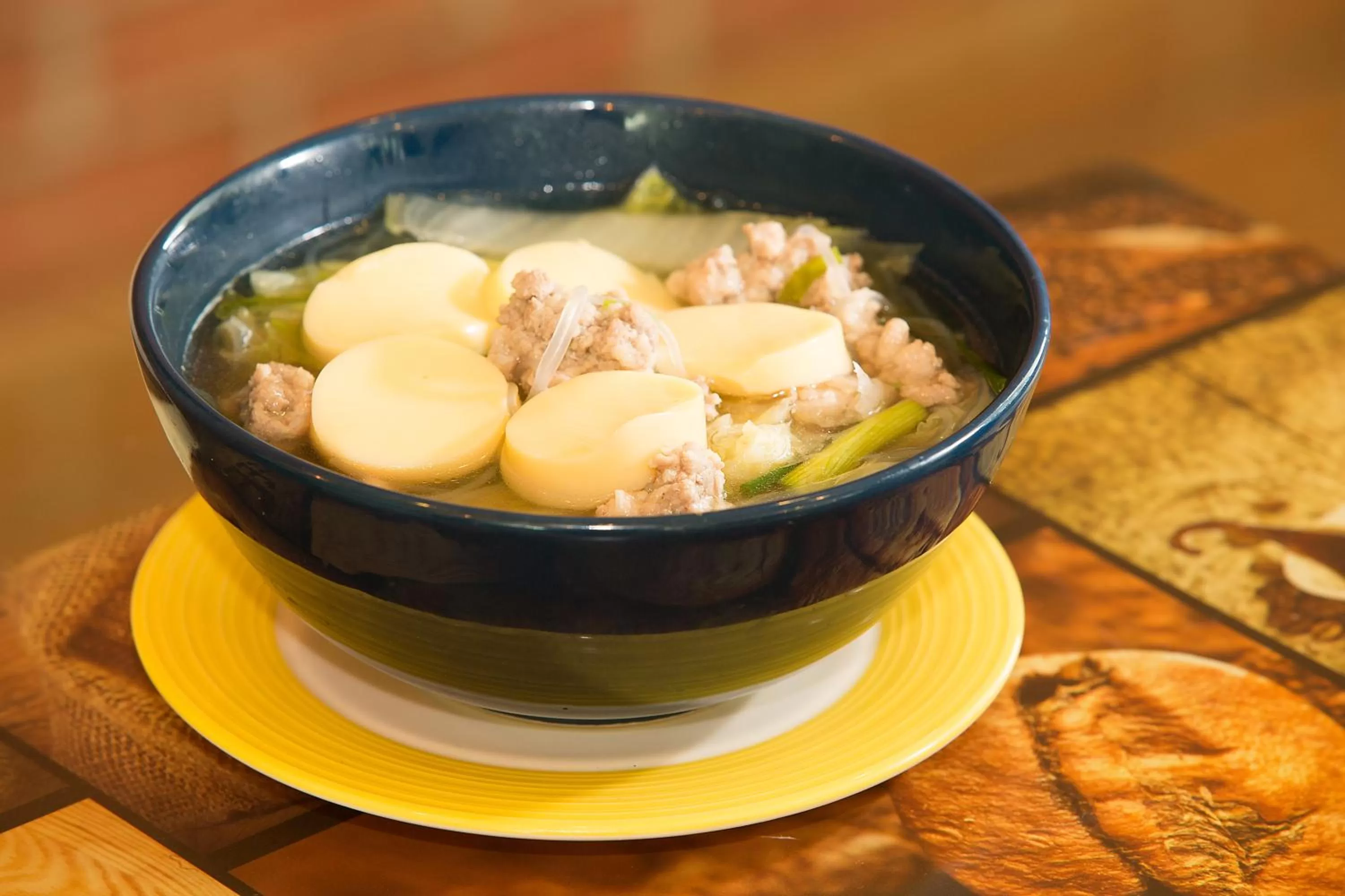 Restaurant/places to eat in Triple Trees Hotel