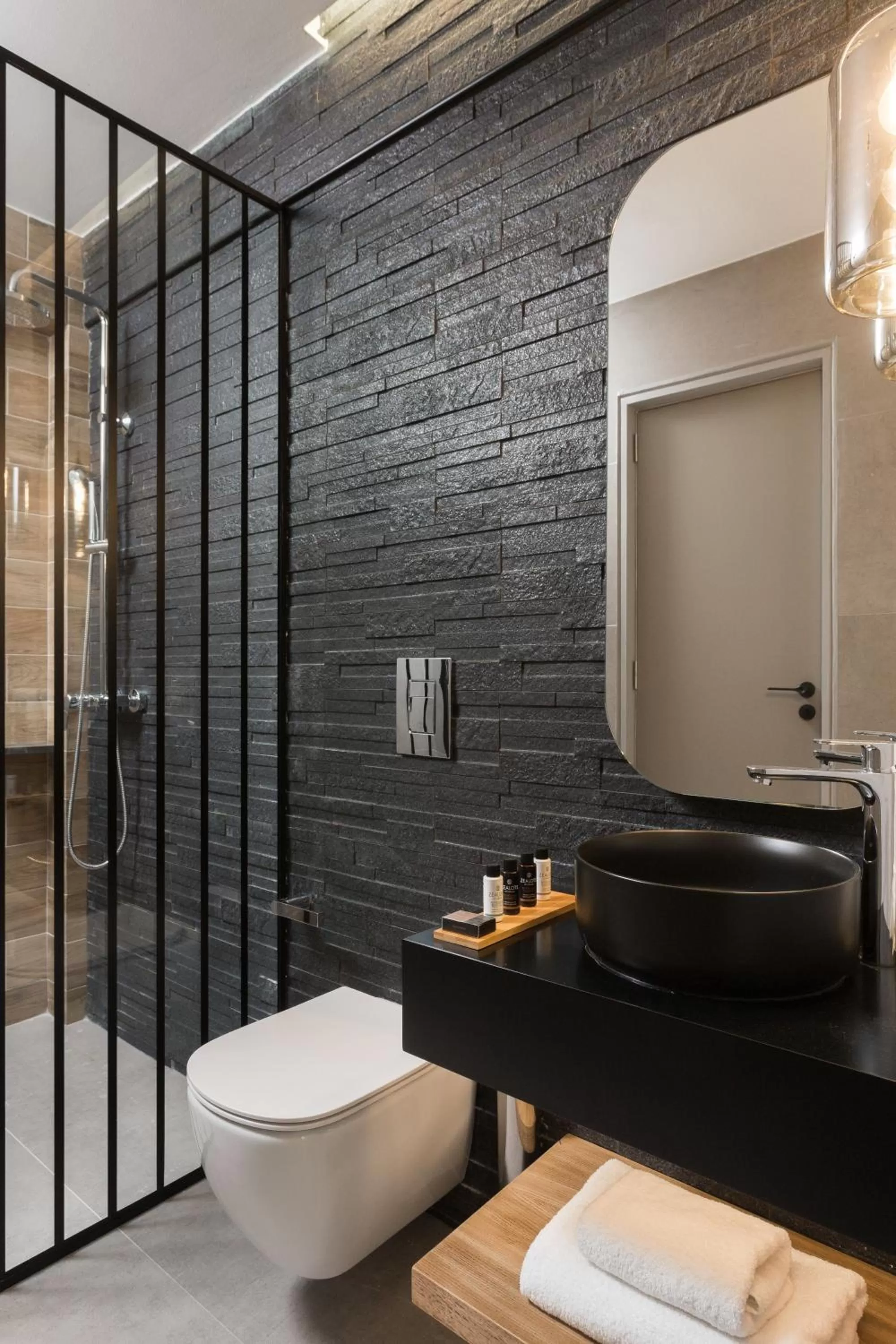 Shower in LUX&EASY Athens Downtown Apartments