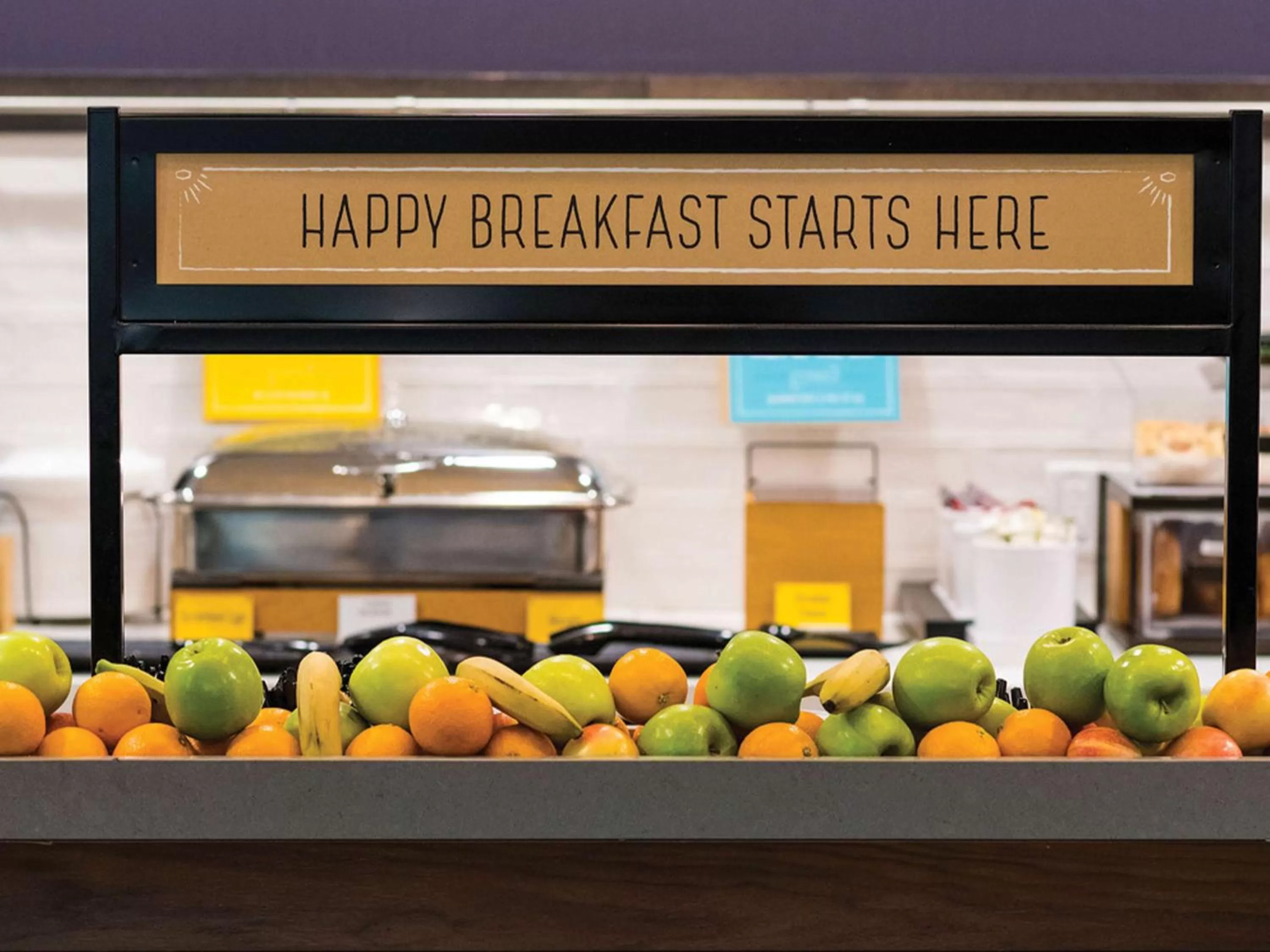 Breakfast in Hampton Inn & Suites Erie Bayfront