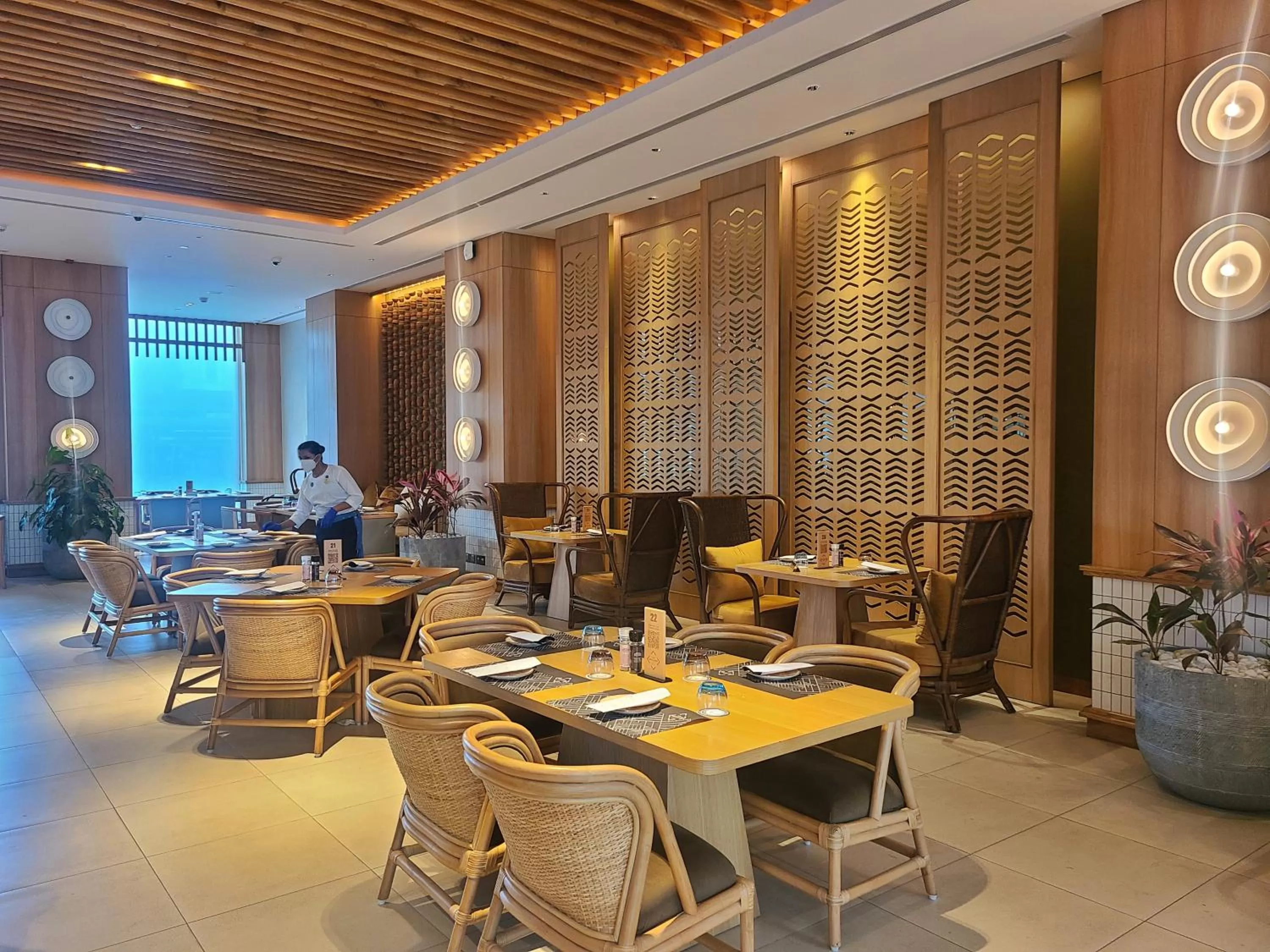 Restaurant/places to eat in Novotel Hyderabad Airport