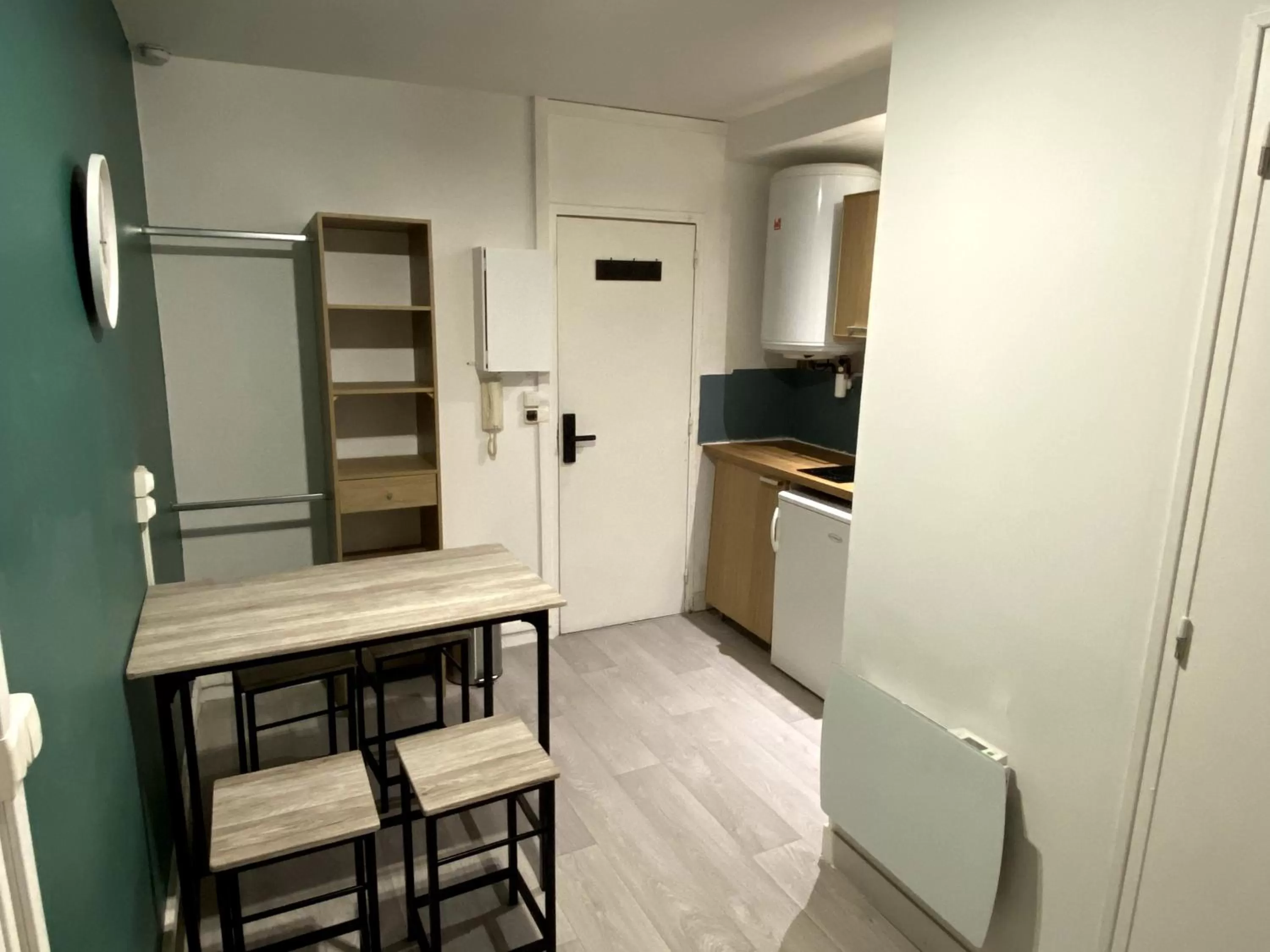 Kitchen or kitchenette in Lh Rooms Location