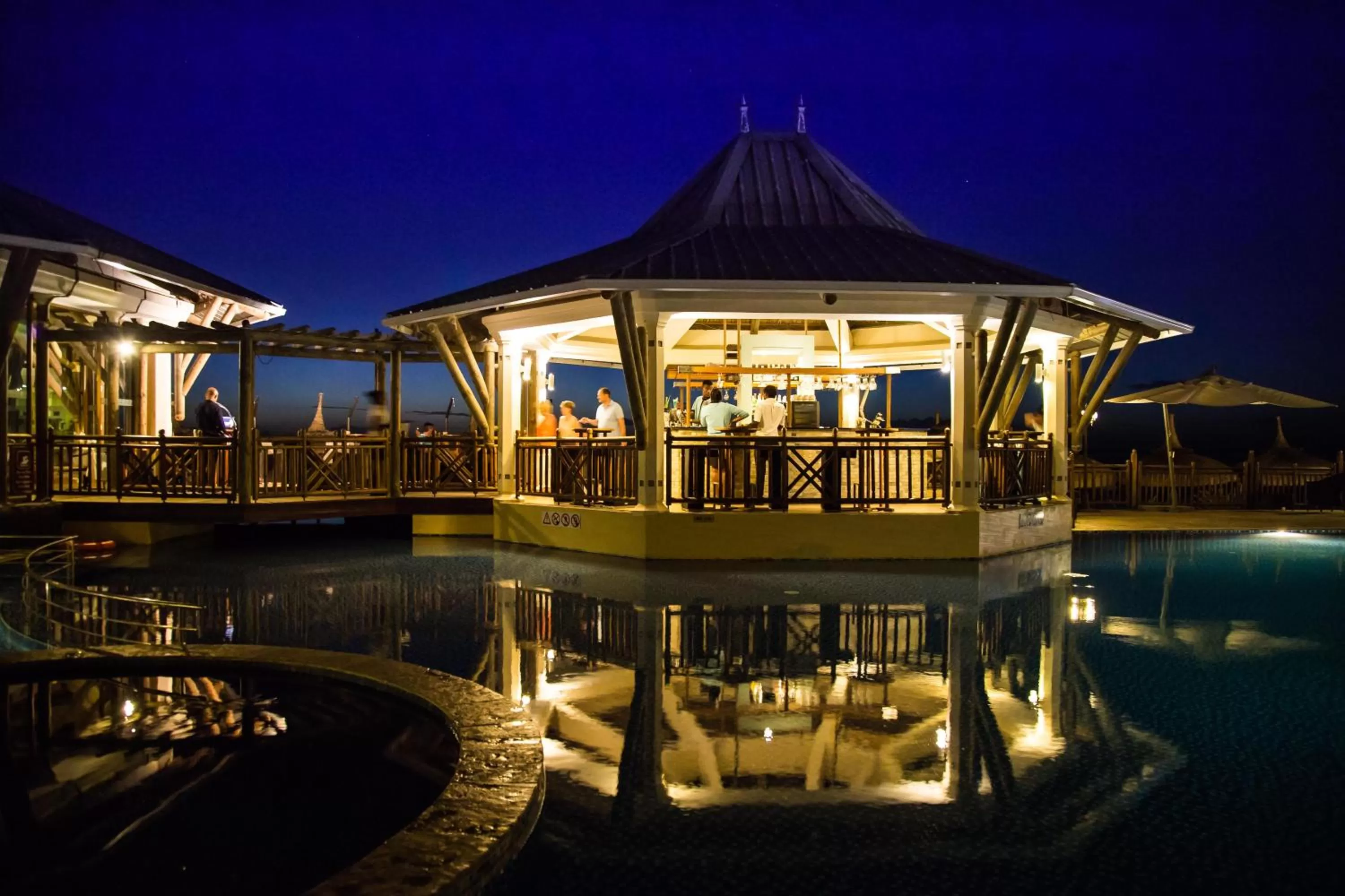 Restaurant/places to eat in Pearle Beach Resort & Spa