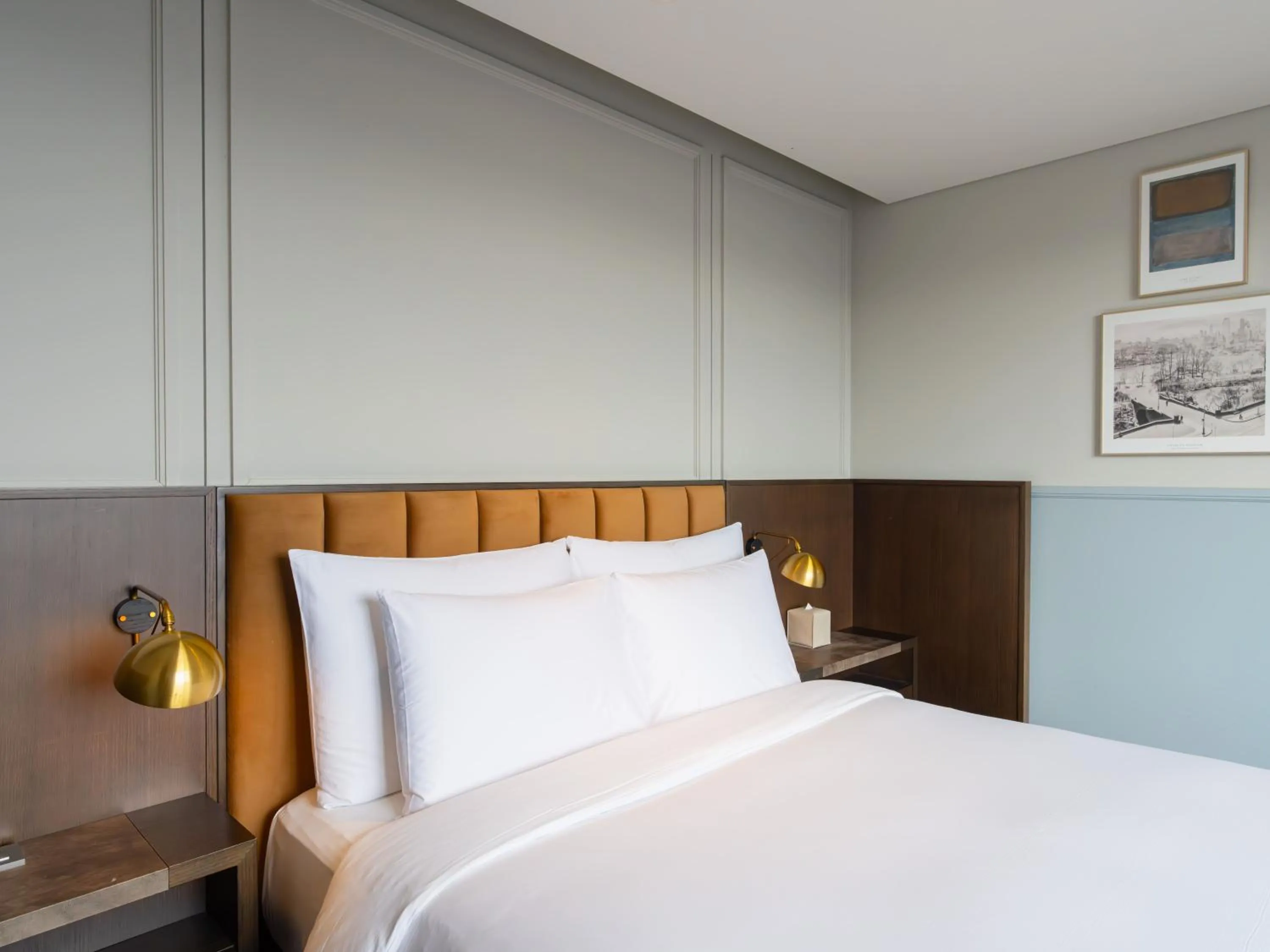 Bedroom, Bed in Hotel Crescendo Seoul