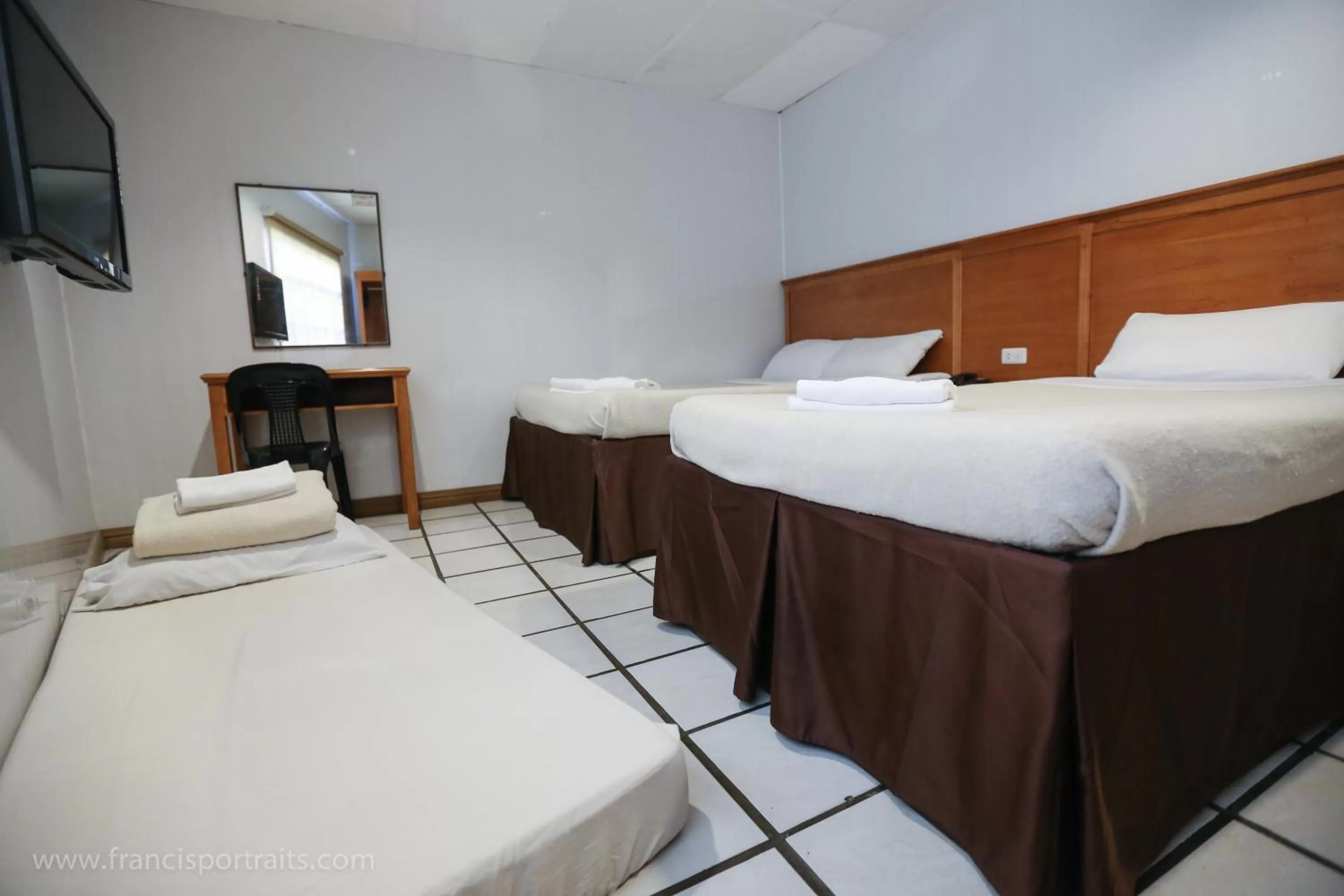 Bedroom, Bed in Value Star Inn