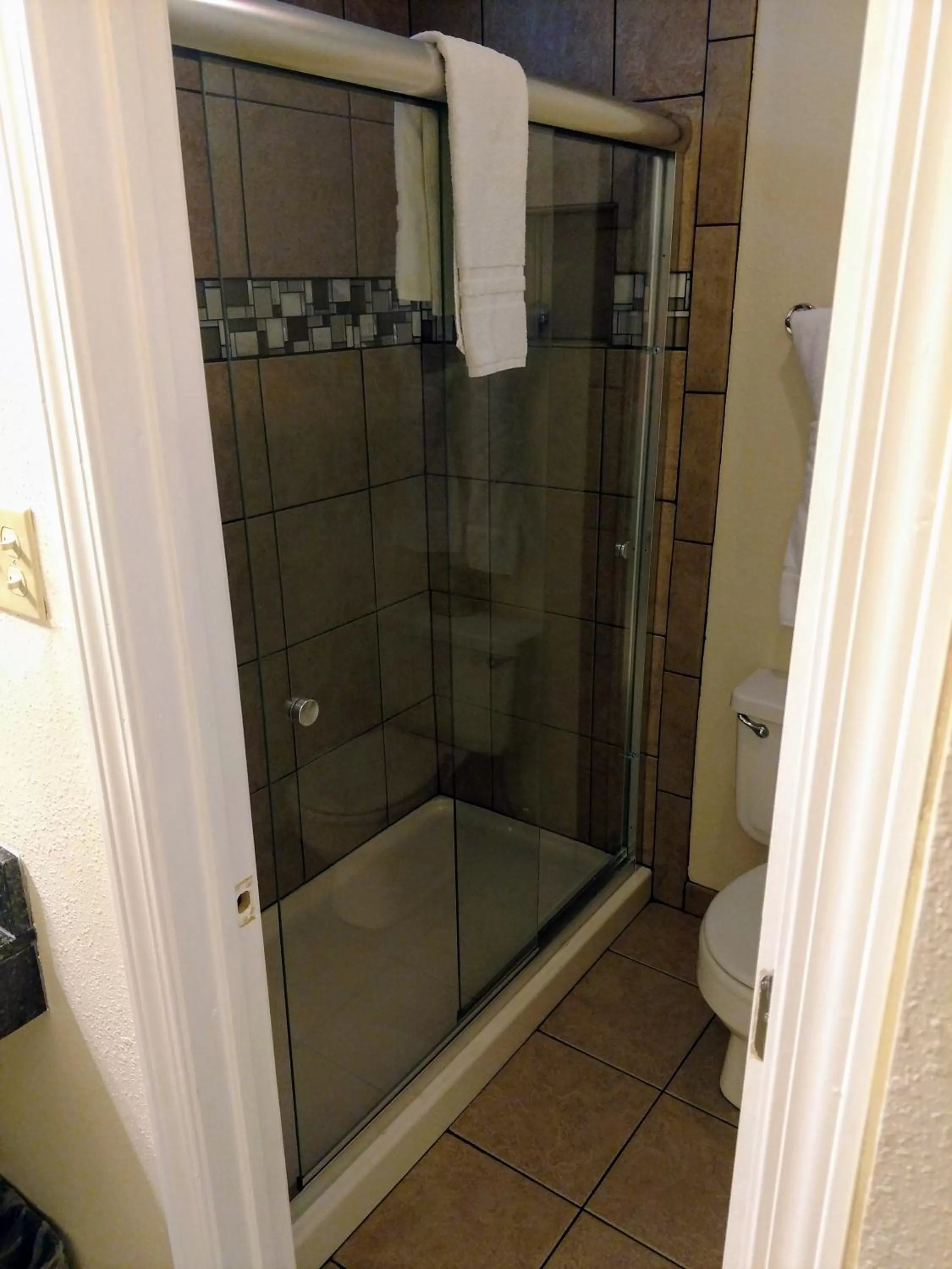 Shower in Amelia's Landing