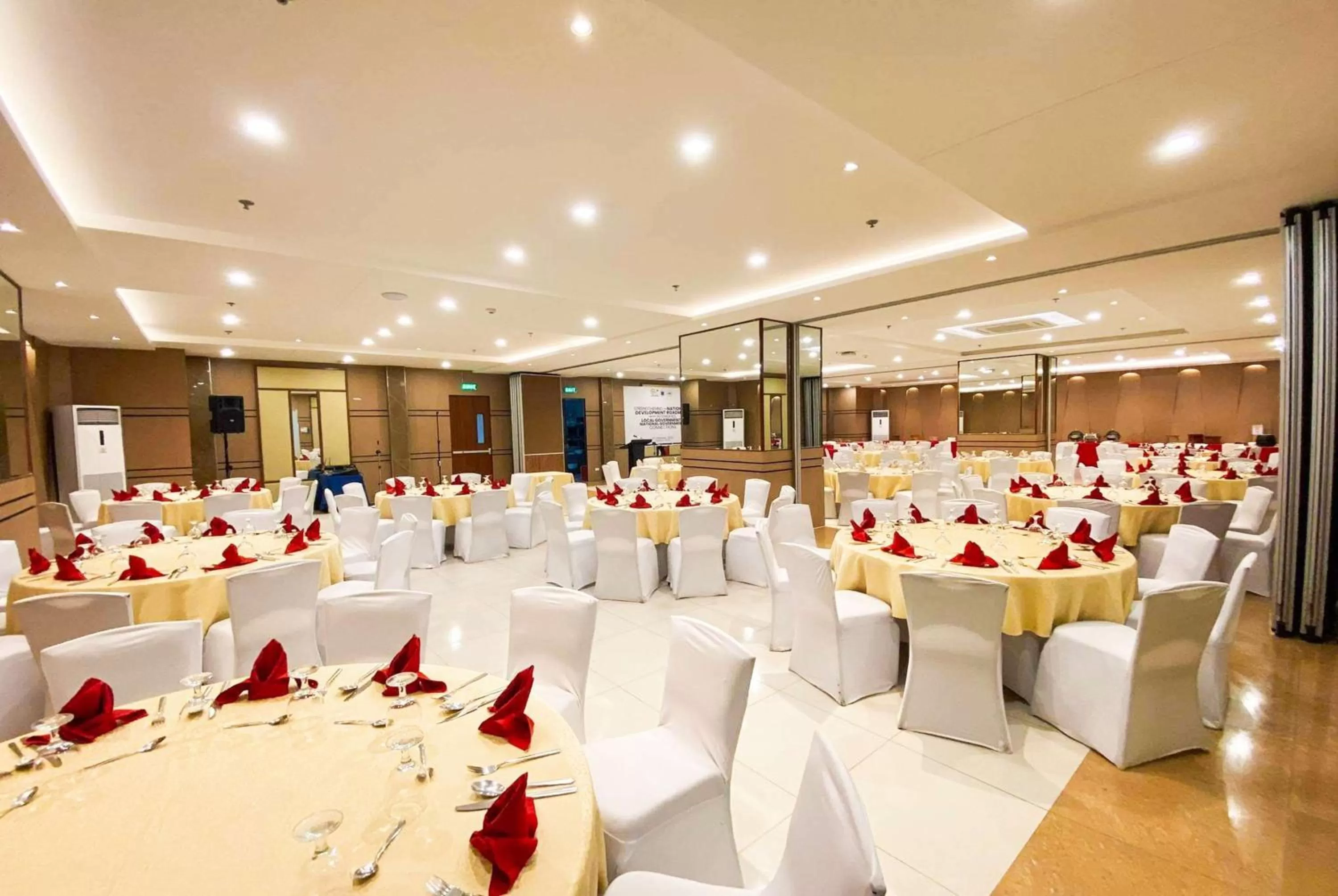 Meeting/conference room in Days Hotel by Wyndham Iloilo