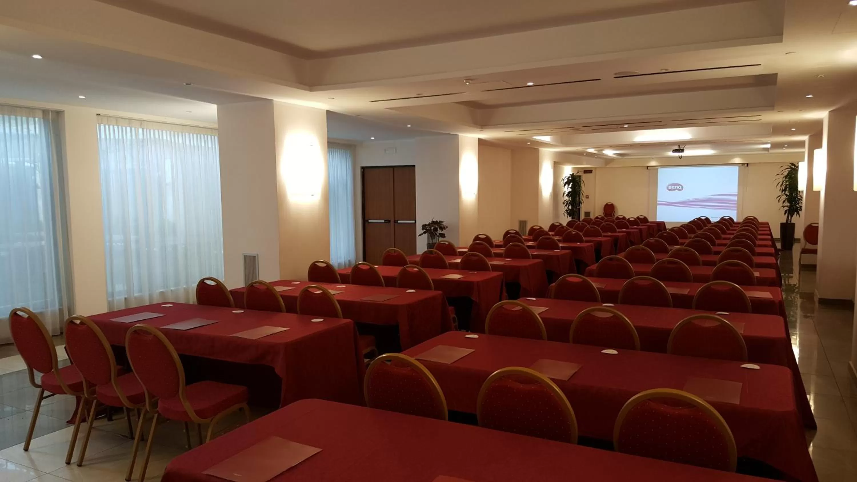 Business facilities in Cardinal Hotel St. Peter