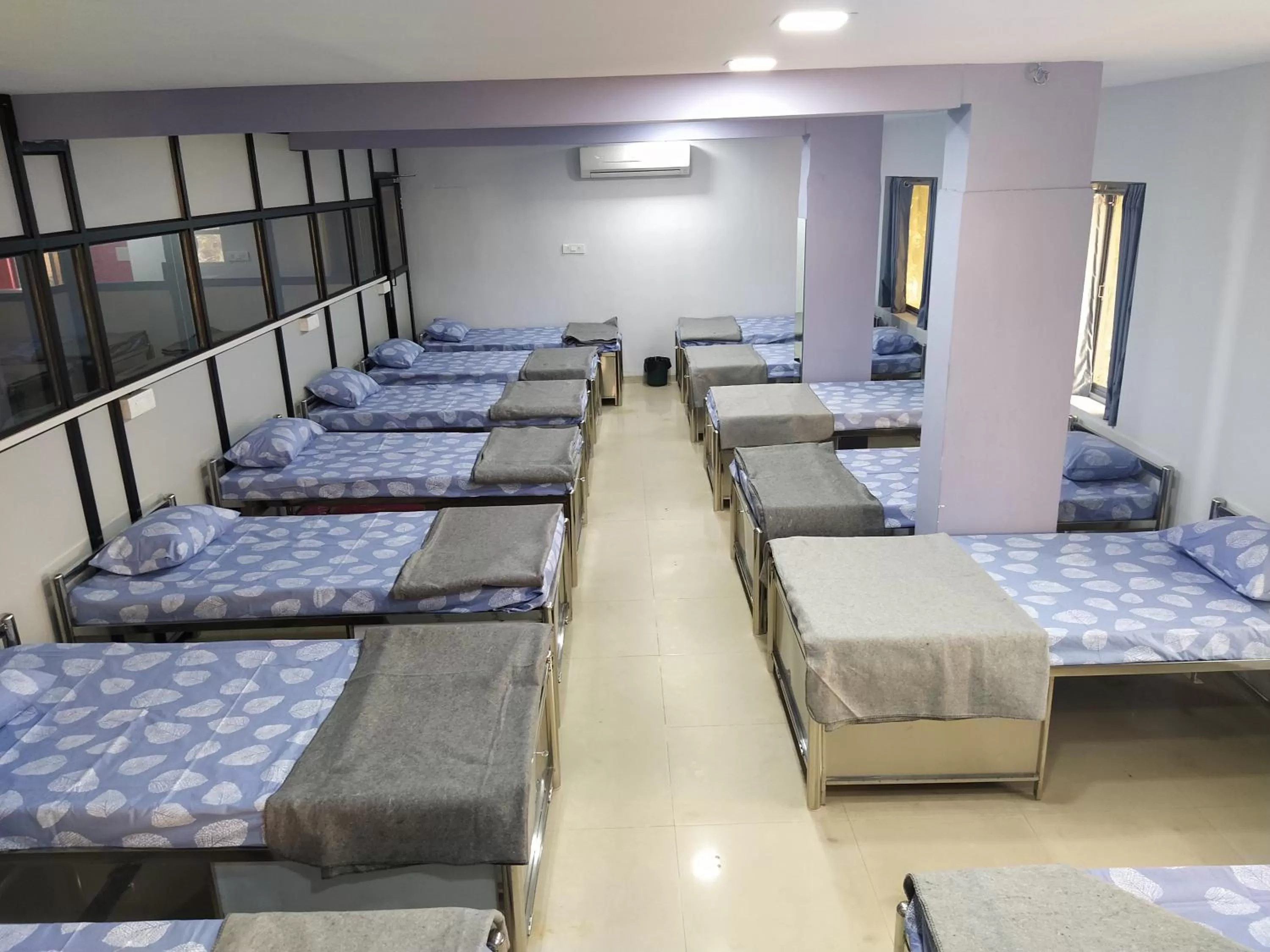 Bed in Shiv Sai Dormitory