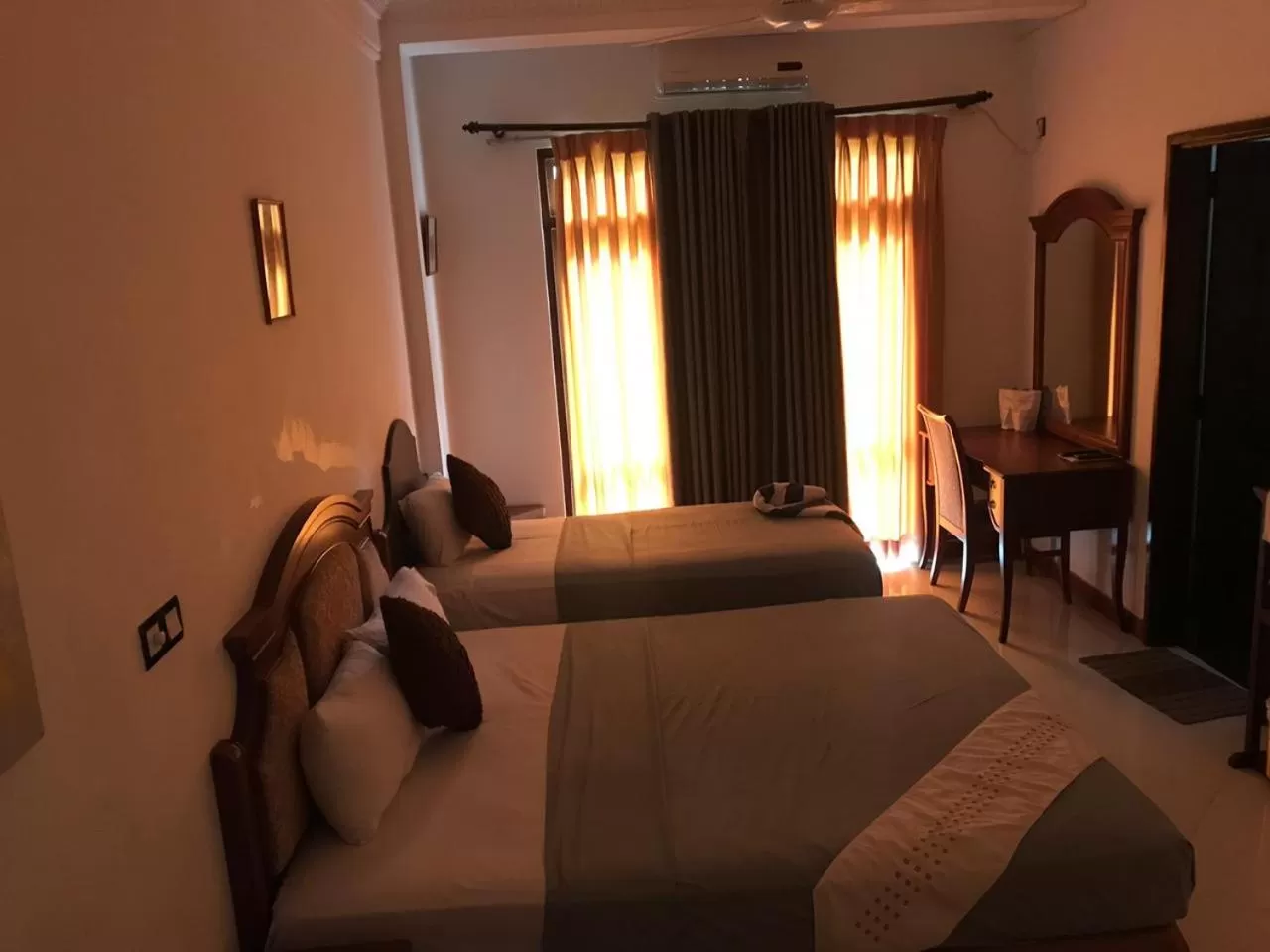 Photo of the whole room, Bed in Eagle's Residence