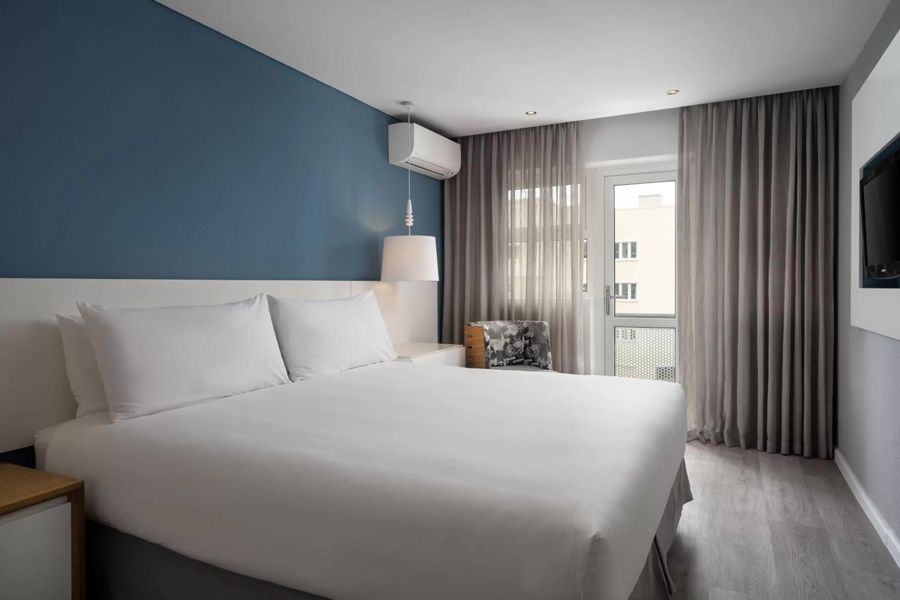 King Room - single occupancy in Protea Hotel by Marriott Cape Town Sea Point