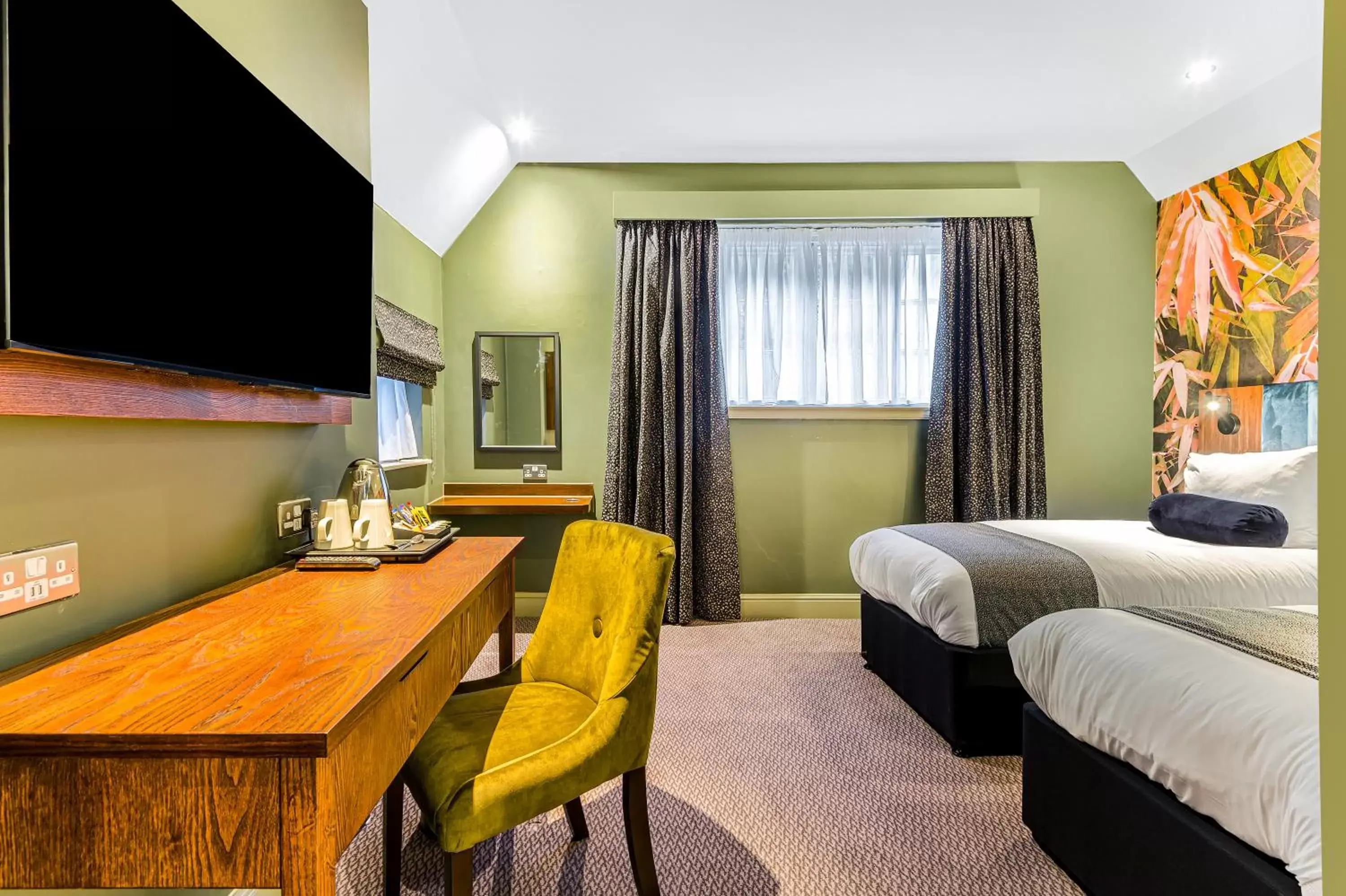 Standard Twin Room in Inn on the Lake by Innkeeper's Collection Standard Twin Room in Inn on the Lake by Innkeeper's Collection