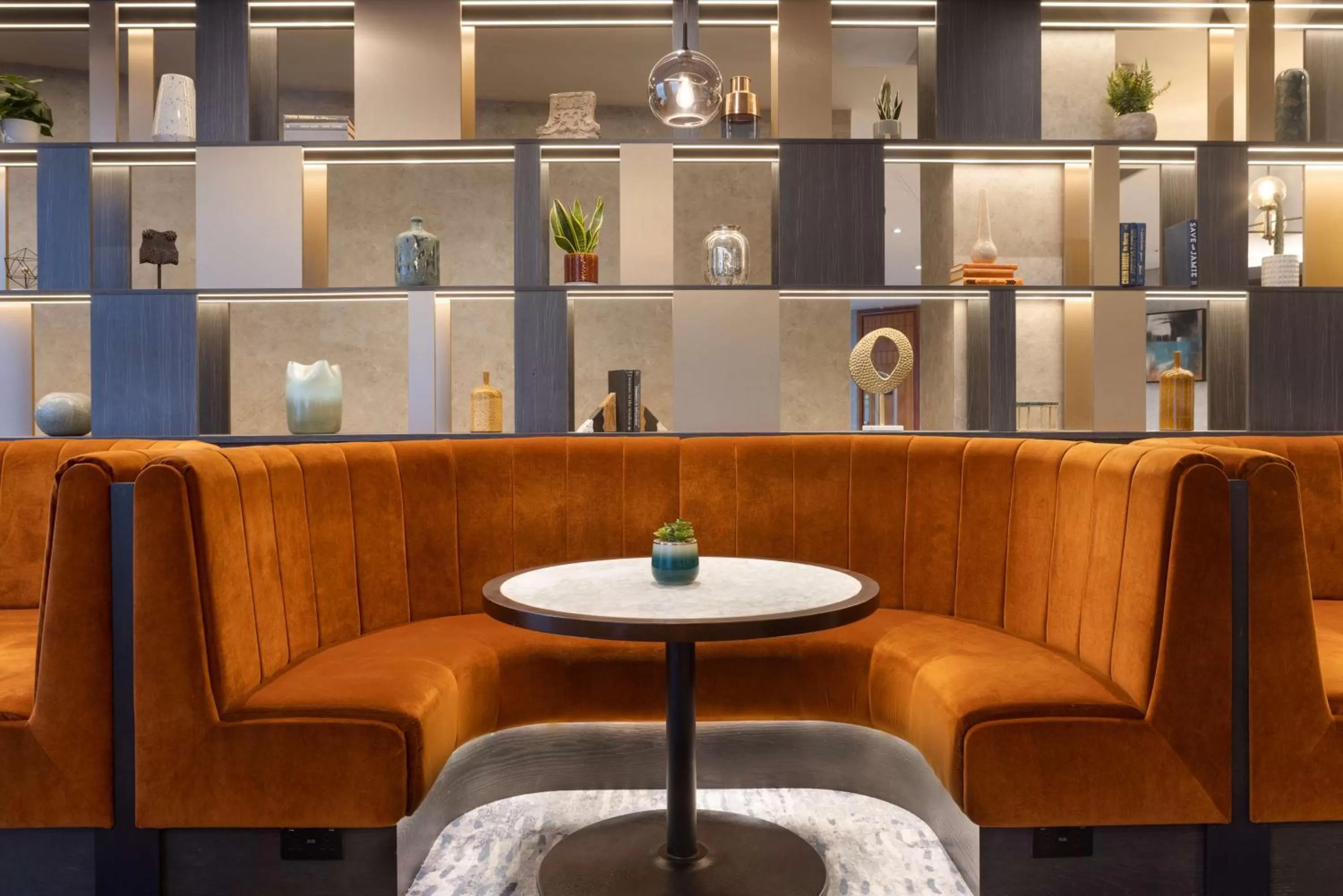 Lounge or bar in Hilton Cardiff