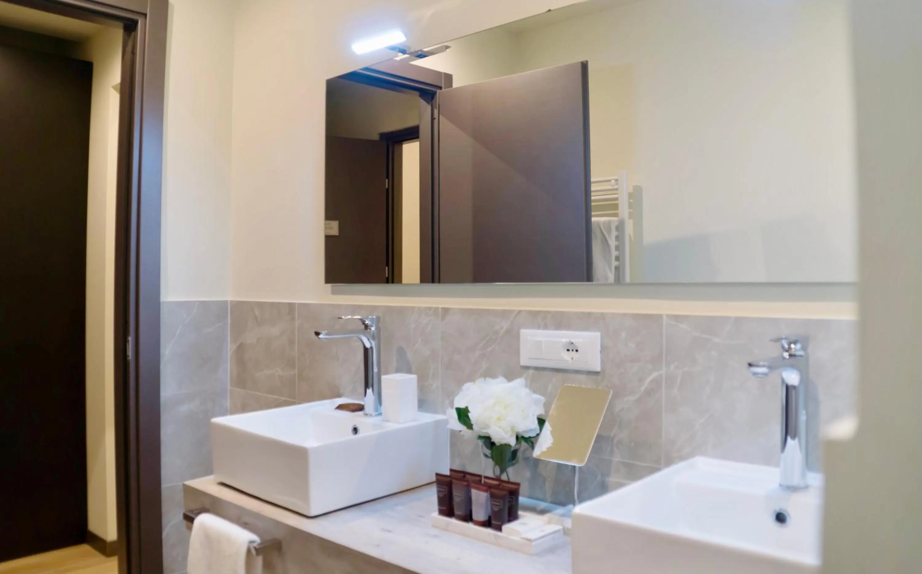 Bathroom in INTO the heart of MILAN Aparthotel