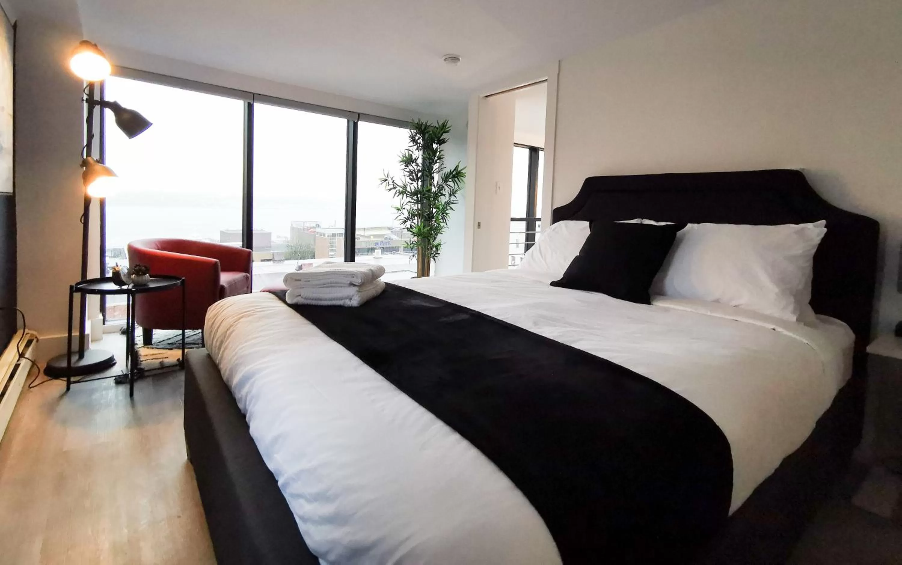 Bed in Cameo Hotel and Suites