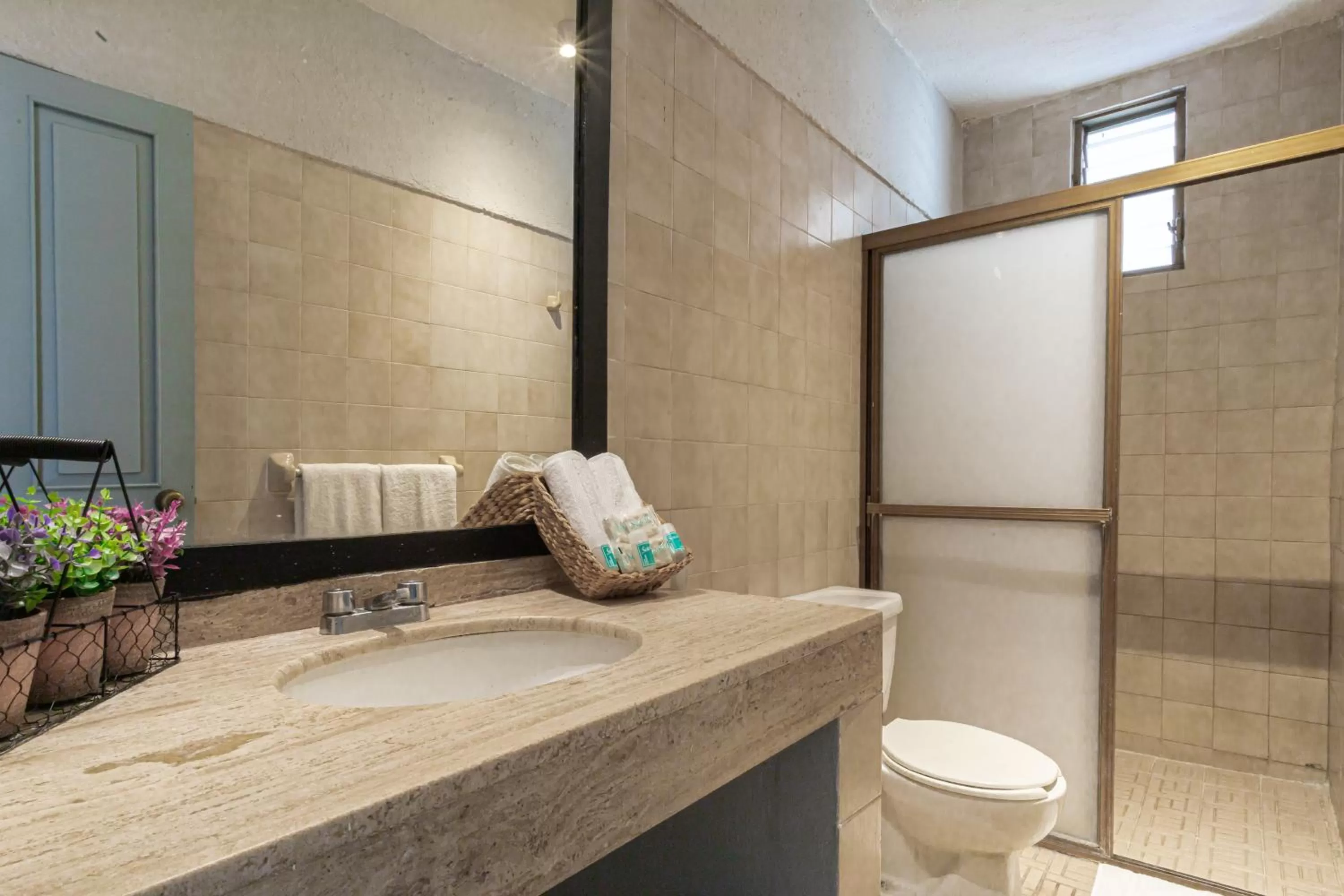 Bathroom in Soy Local Puerto Vallarta