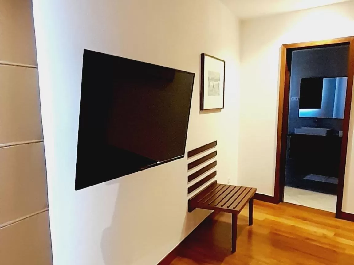 TV/Entertainment Center in La Varangue