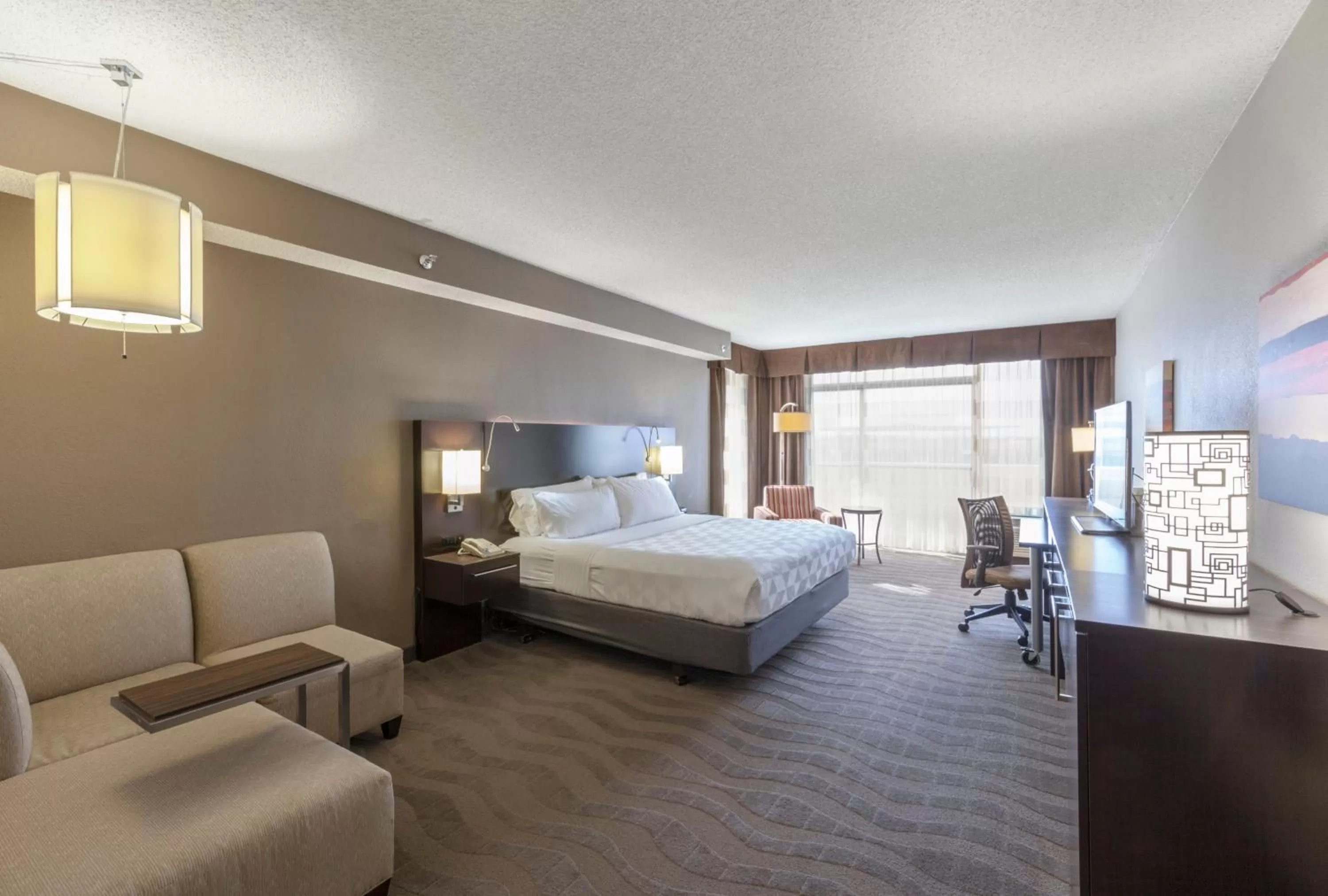Photo of the whole room, Bed in Holiday Inn Austin Midtown by IHG