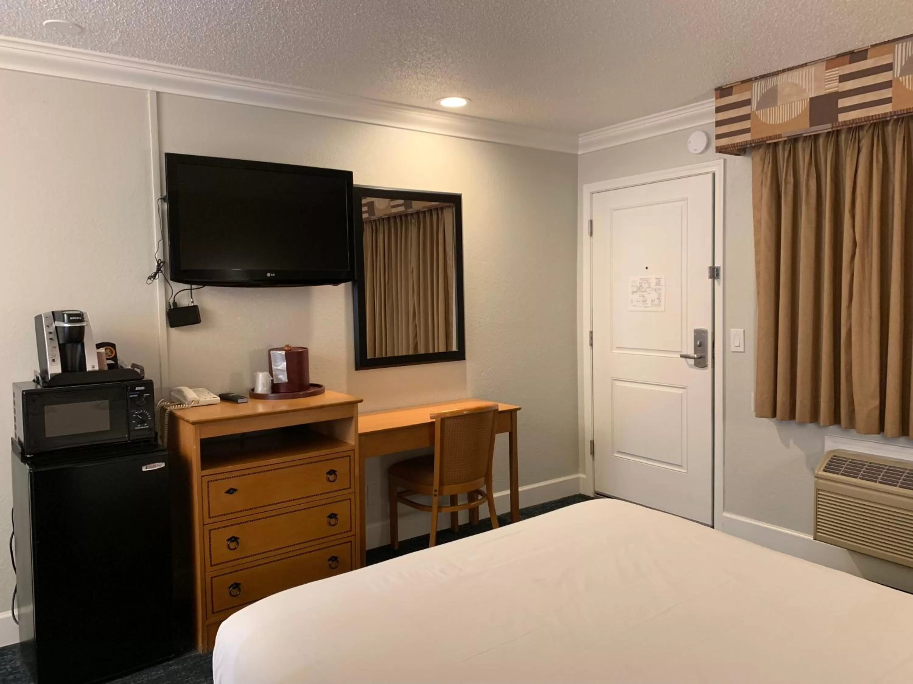 Bedroom, Bed in Stargazer Inn and Suites