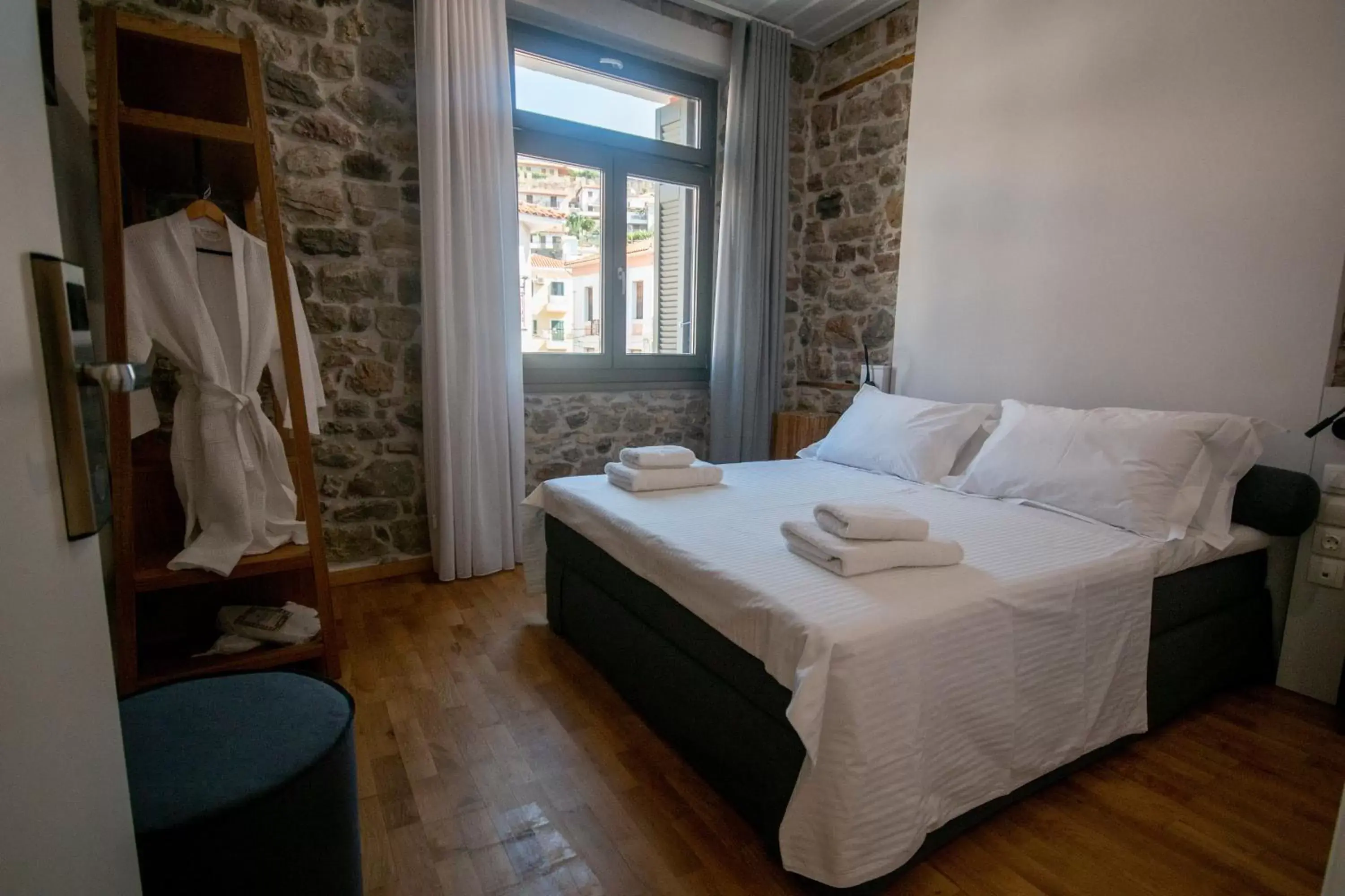 Deluxe Double Room in Porto Enetiko Deluxe Double Room in Porto Enetiko