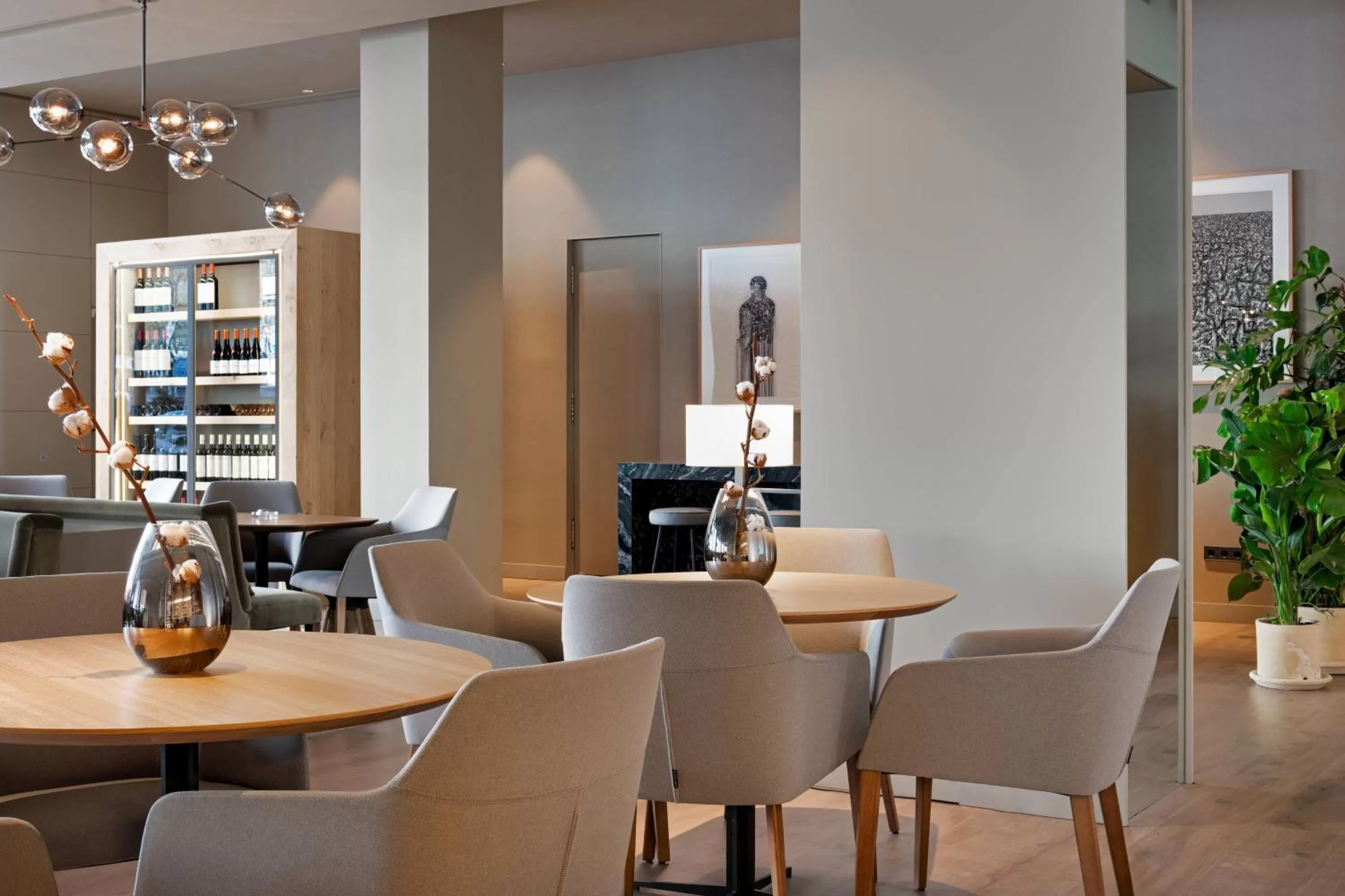 Lounge or bar in AC Hotel Aitana by Marriott