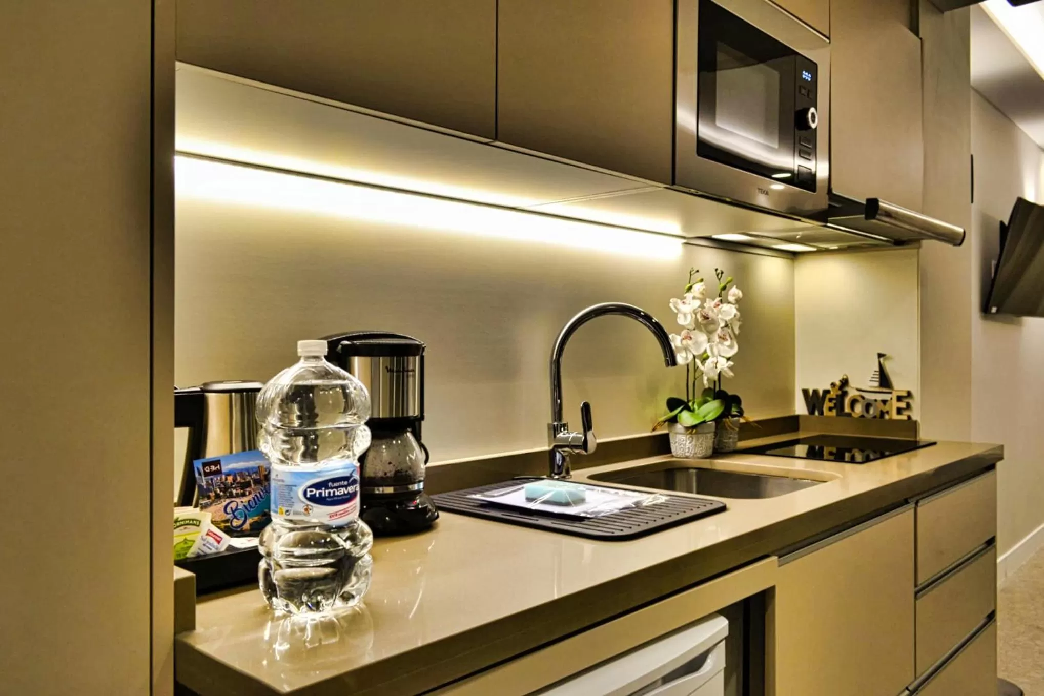Coffee/tea facilities in GBH Hotel-Apartamentos Posidonia