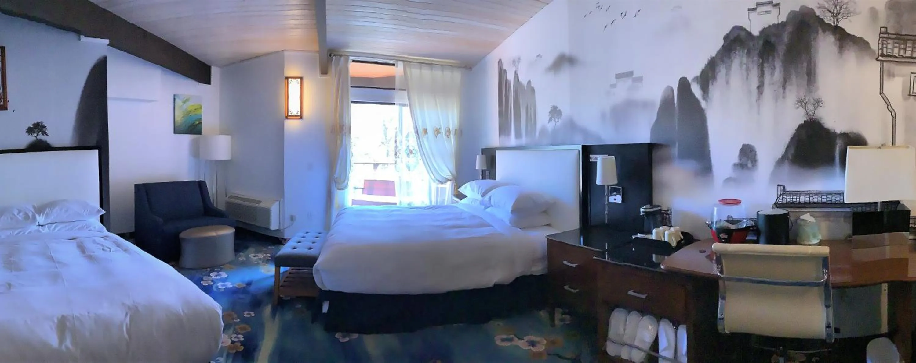 Bed in Wangshi China Palace