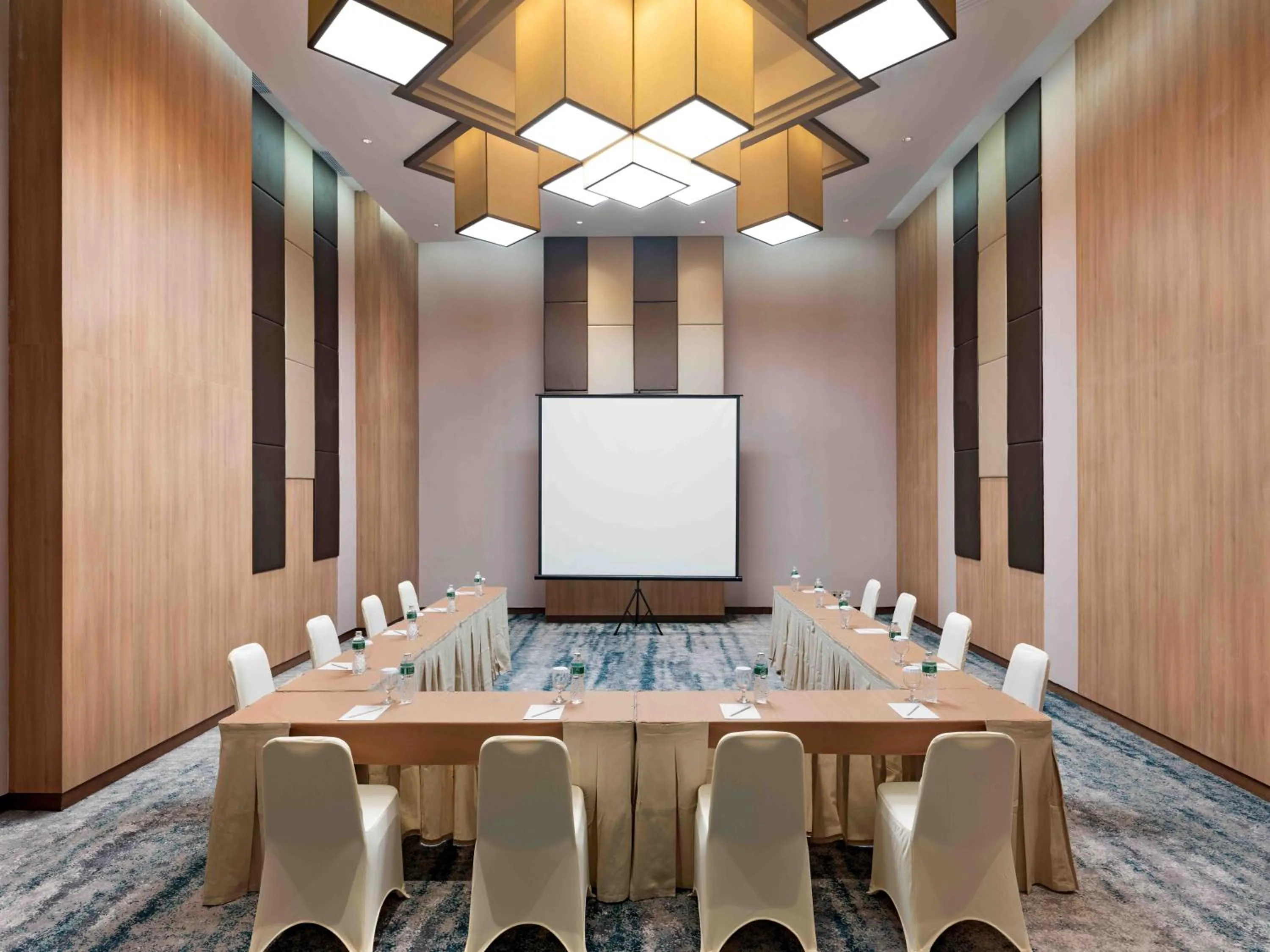 Business facilities in Hotel Santika Bukittinggi