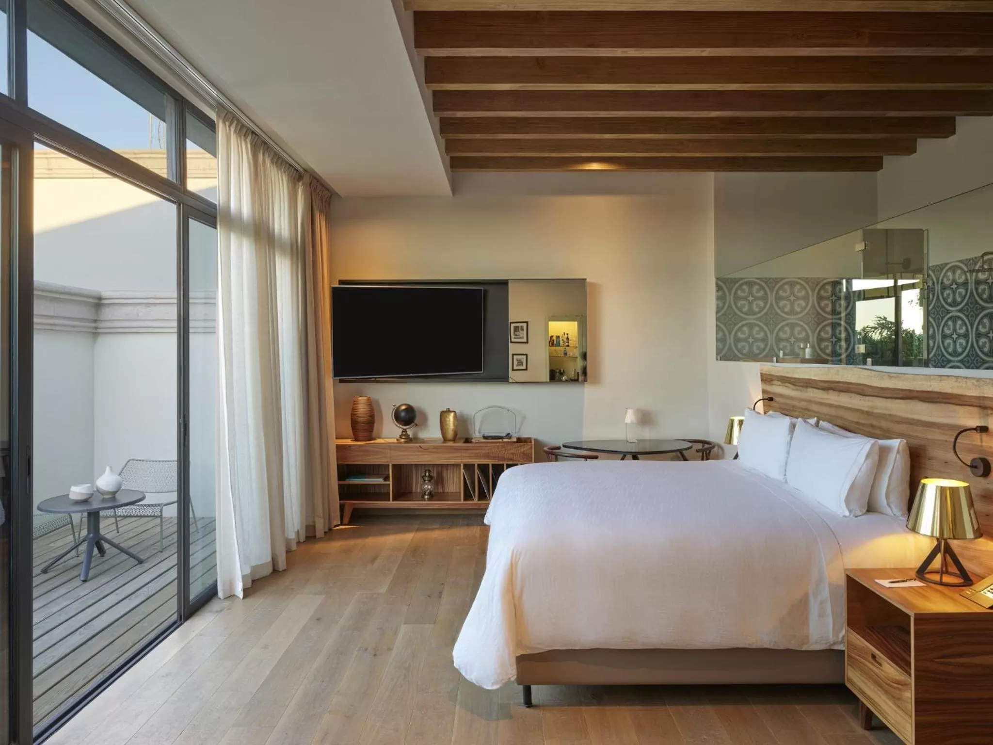 Photo of the whole room, Bed in Live Aqua San Miguel de Allende