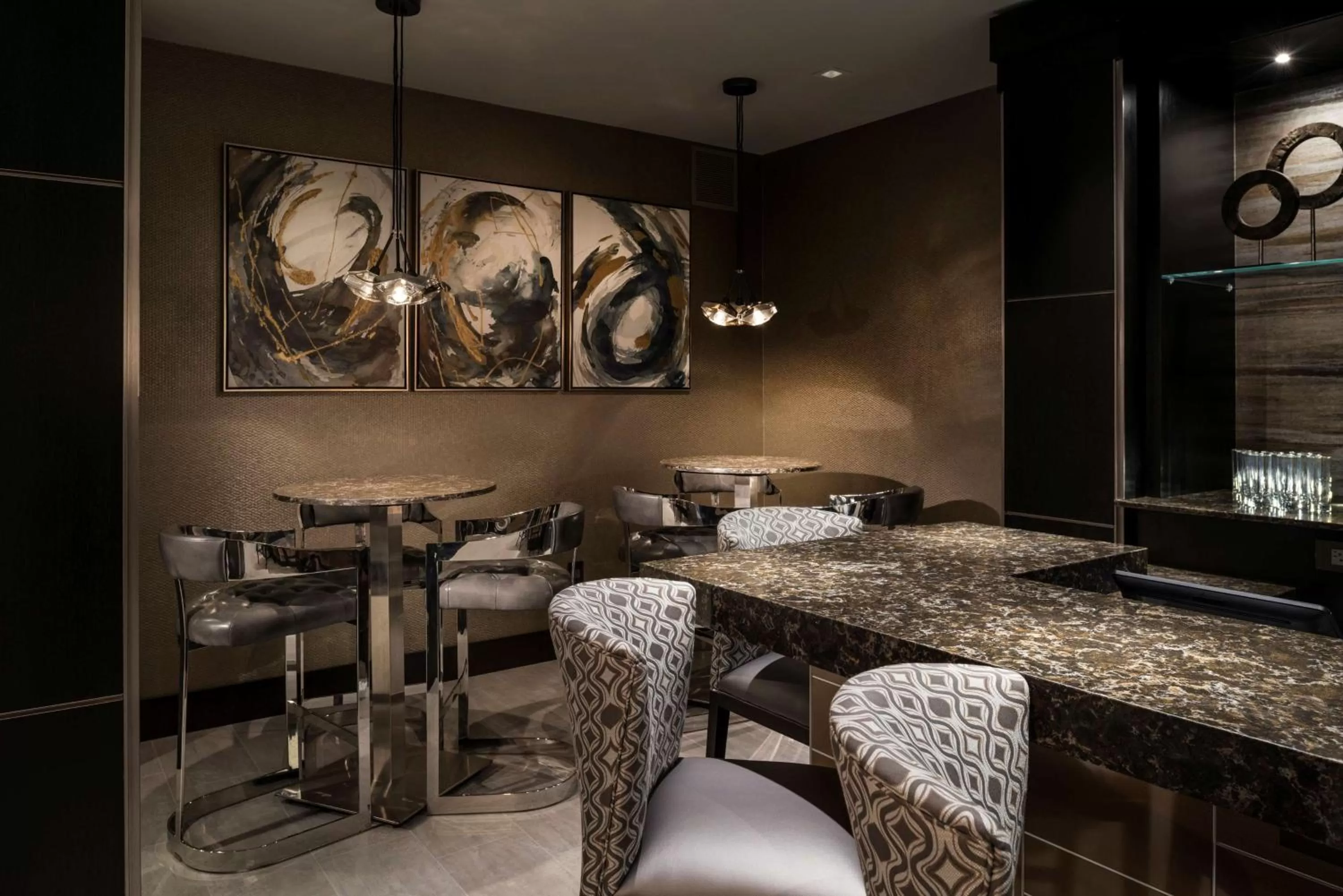 Lounge or bar in Hampton Inn & Suites Bridgewater, NJ