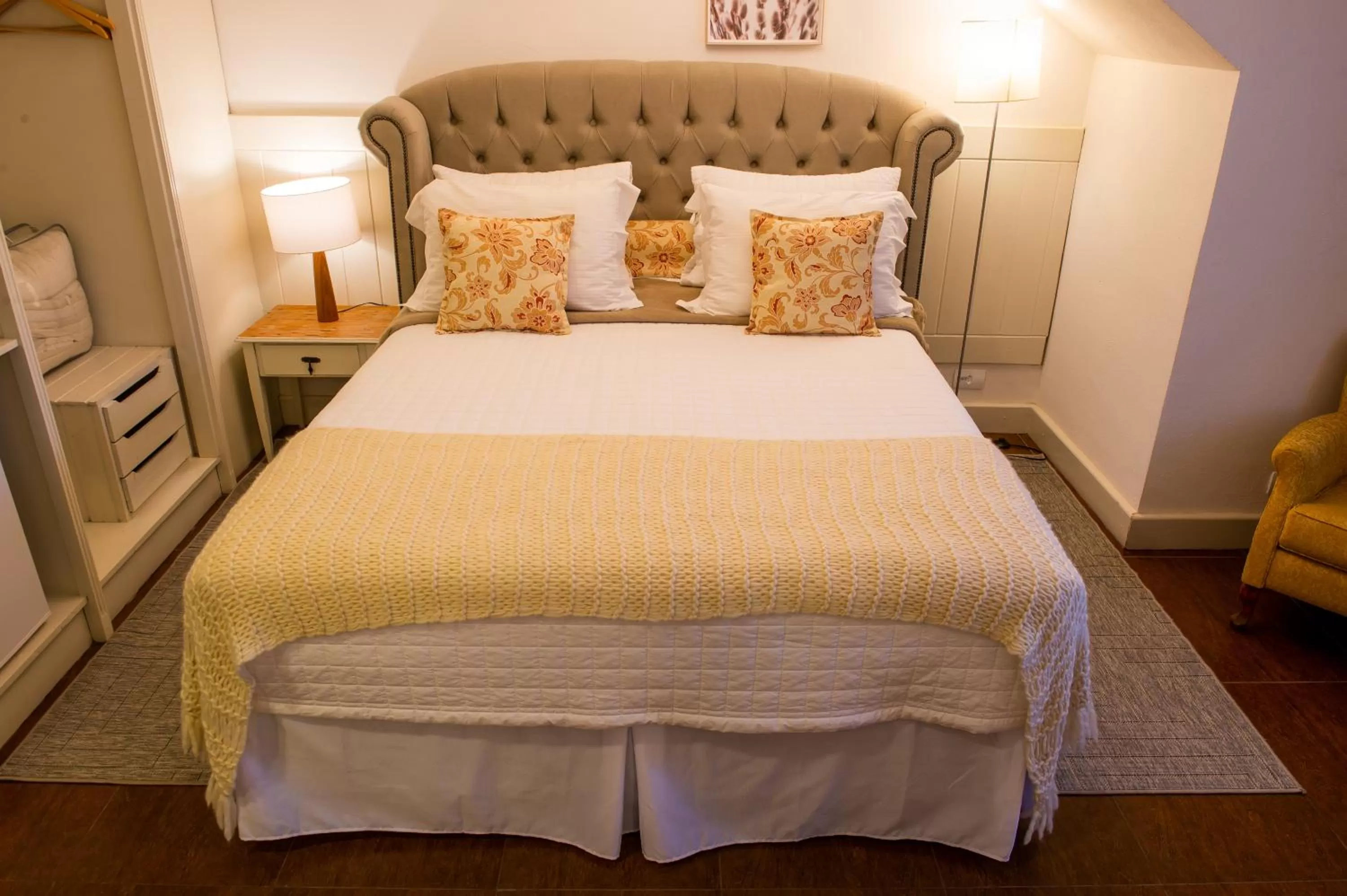 Hot Tub, Bed in Pousada das Lavandas