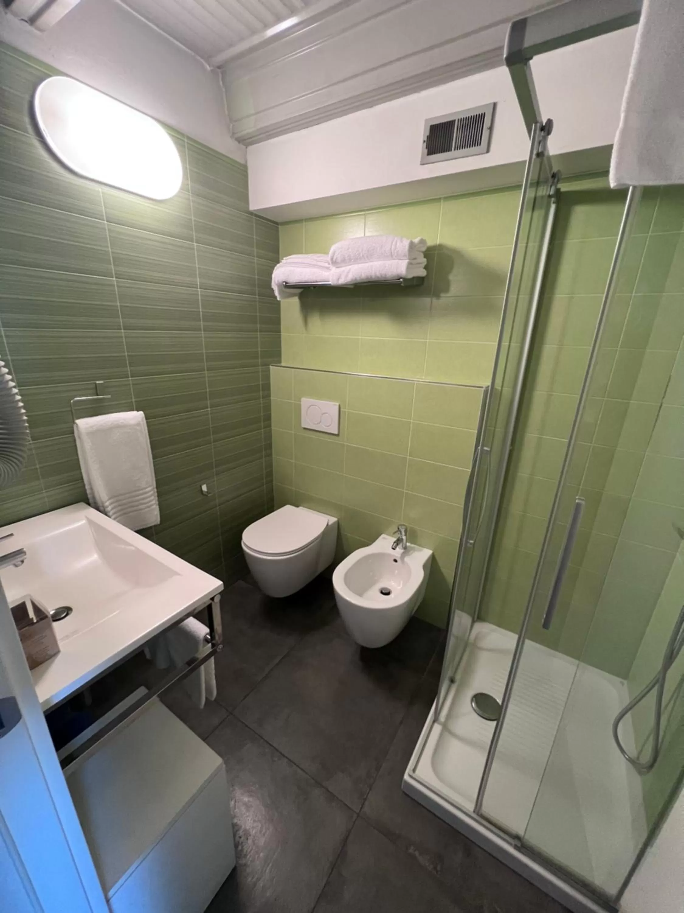 Shower in Residence Star