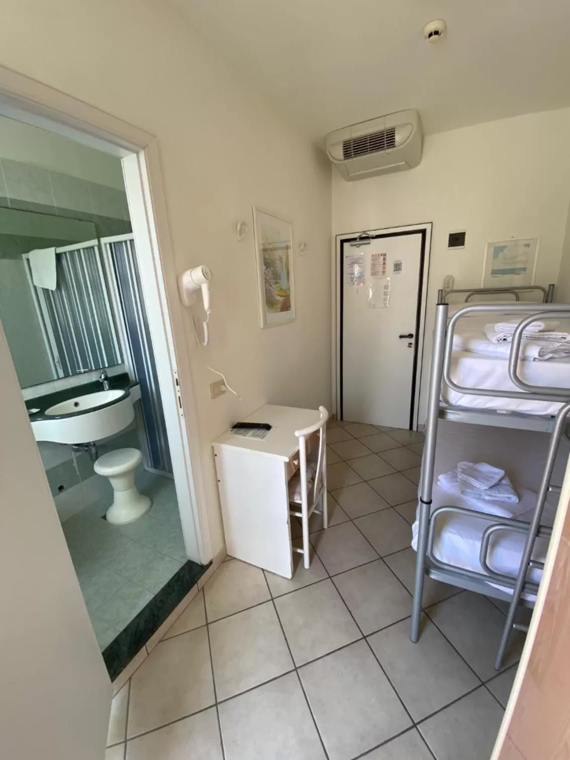 bunk bed in Hotel Christian Ideale Per Famiglie