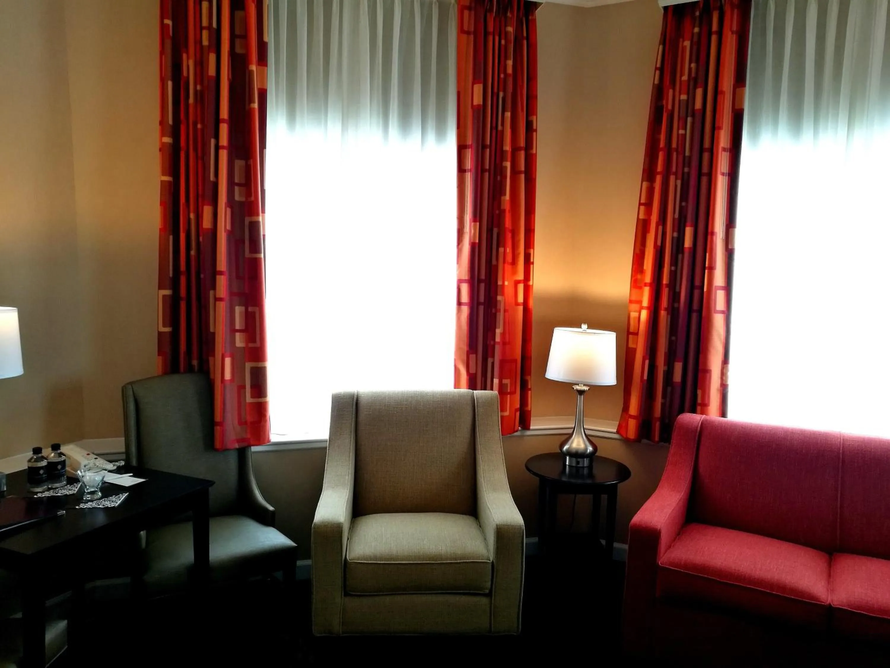 Living room in The Wilshire Grand Hotel