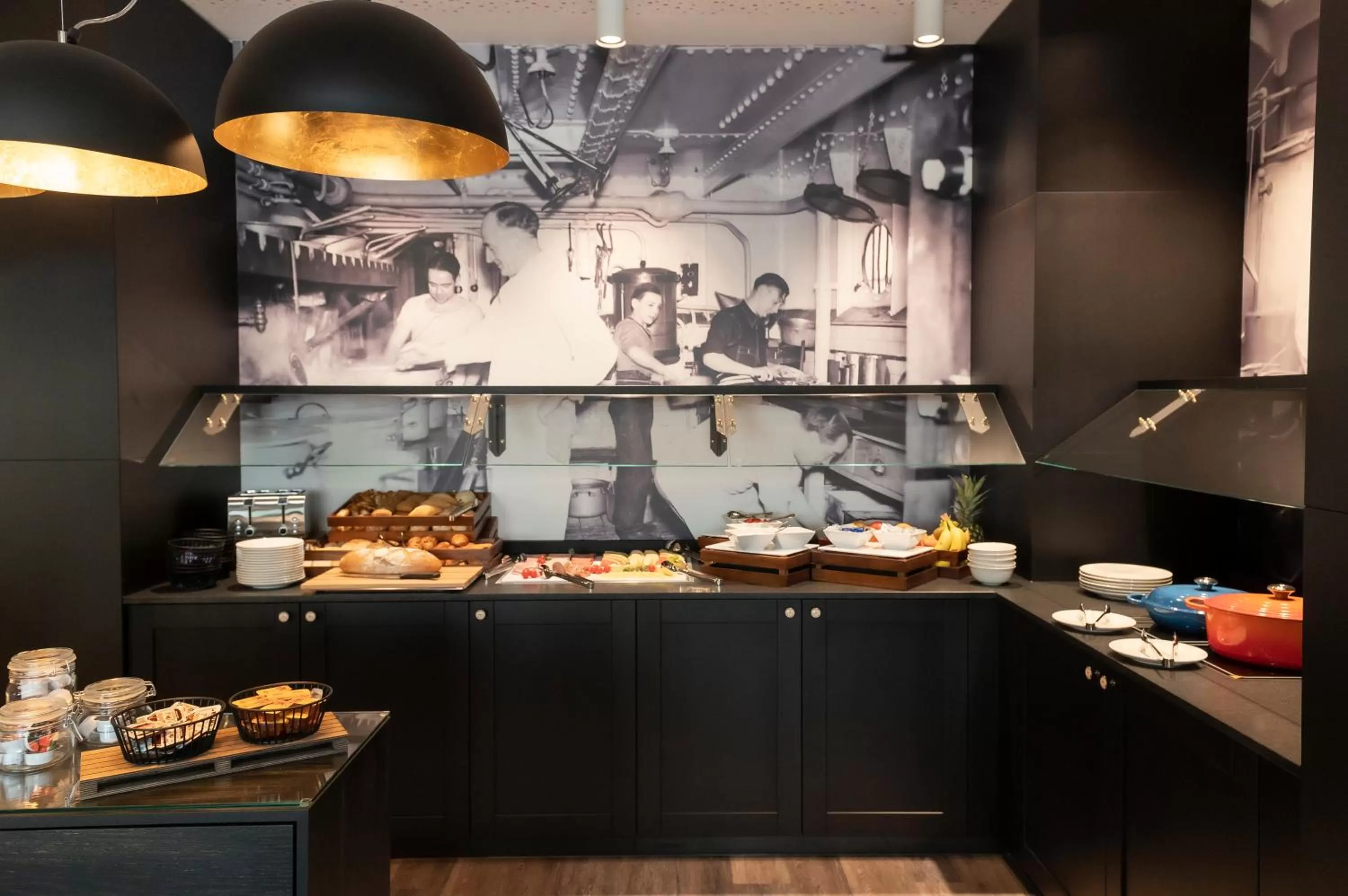 Food and drinks in HARBR Hotel Ludwigsburg, a member of Radisson Individuals