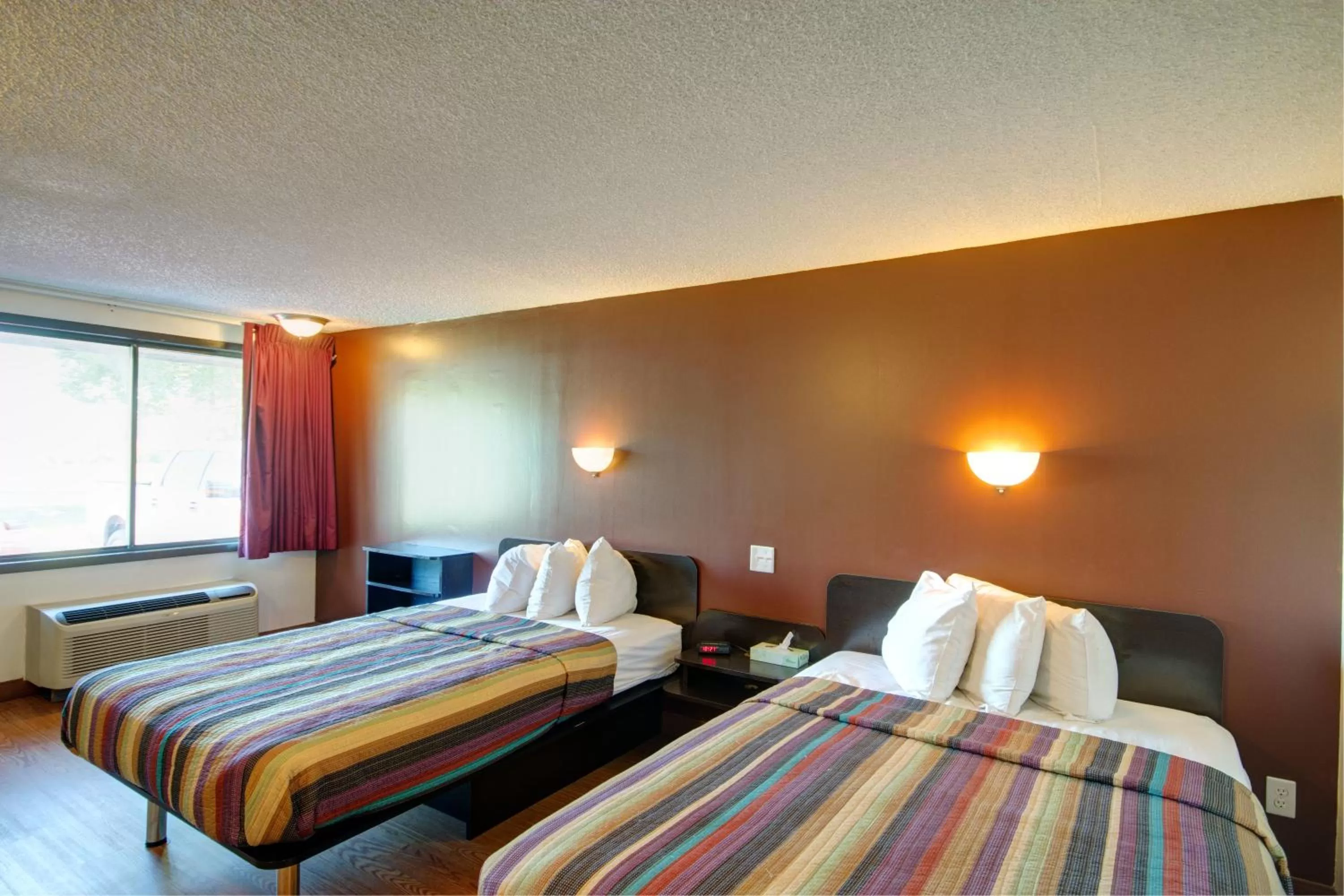 Other, Bed in Americas Best Value Inn Heath-Newark