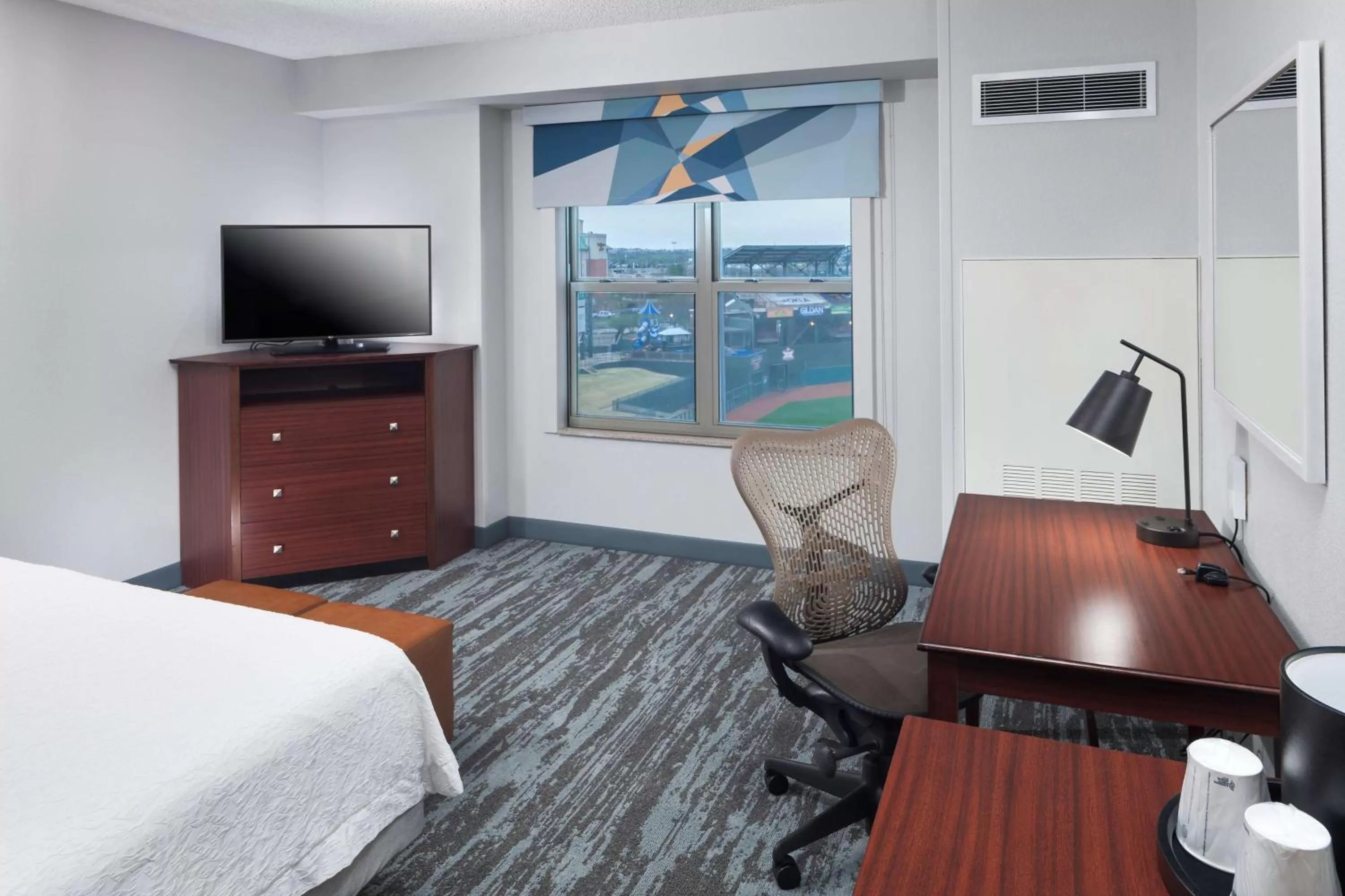 Bedroom, Bed in Hampton Inn & Suites Oklahoma City-Bricktown