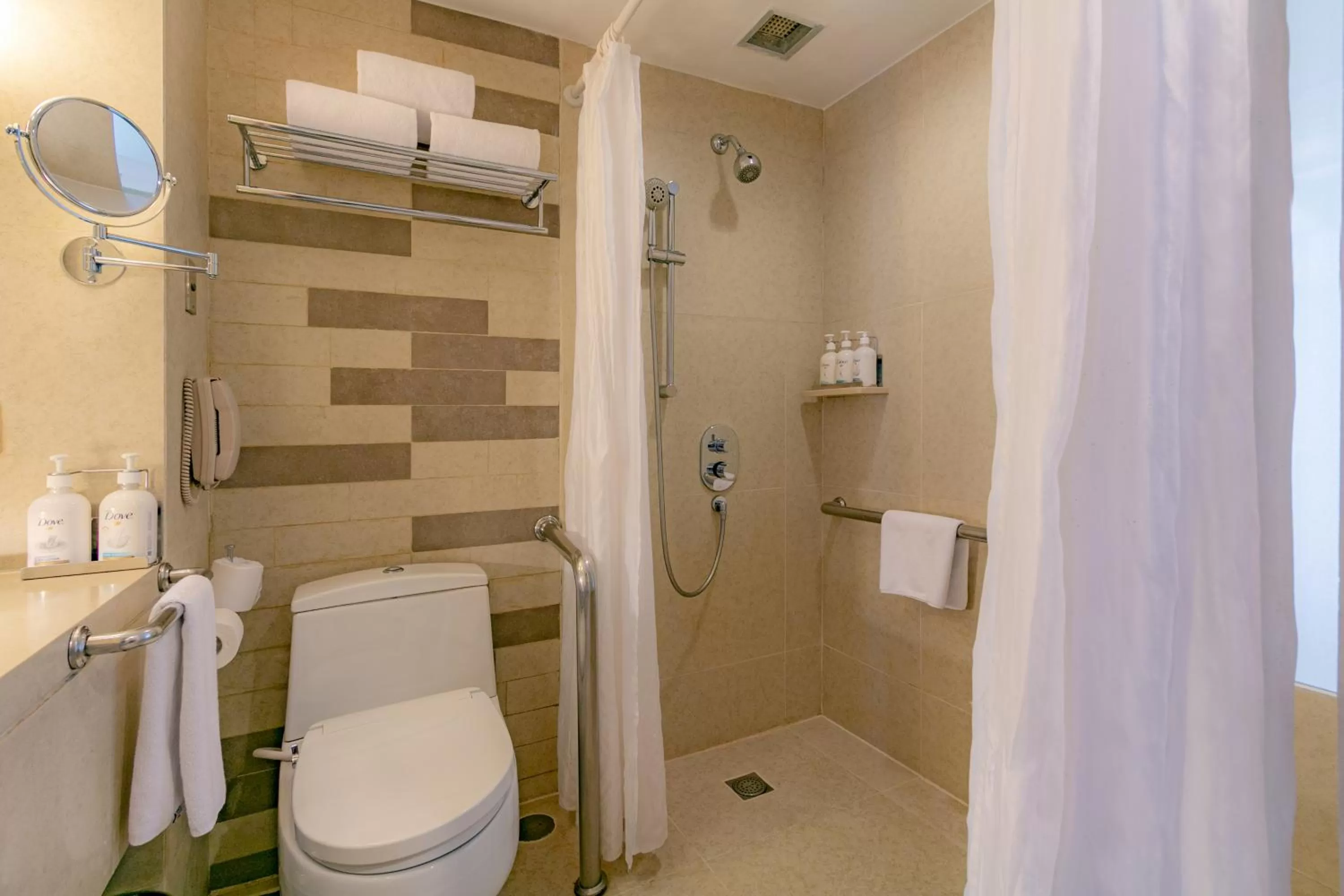 Bathroom in Holiday Inn Resort Baruna Bali by IHG