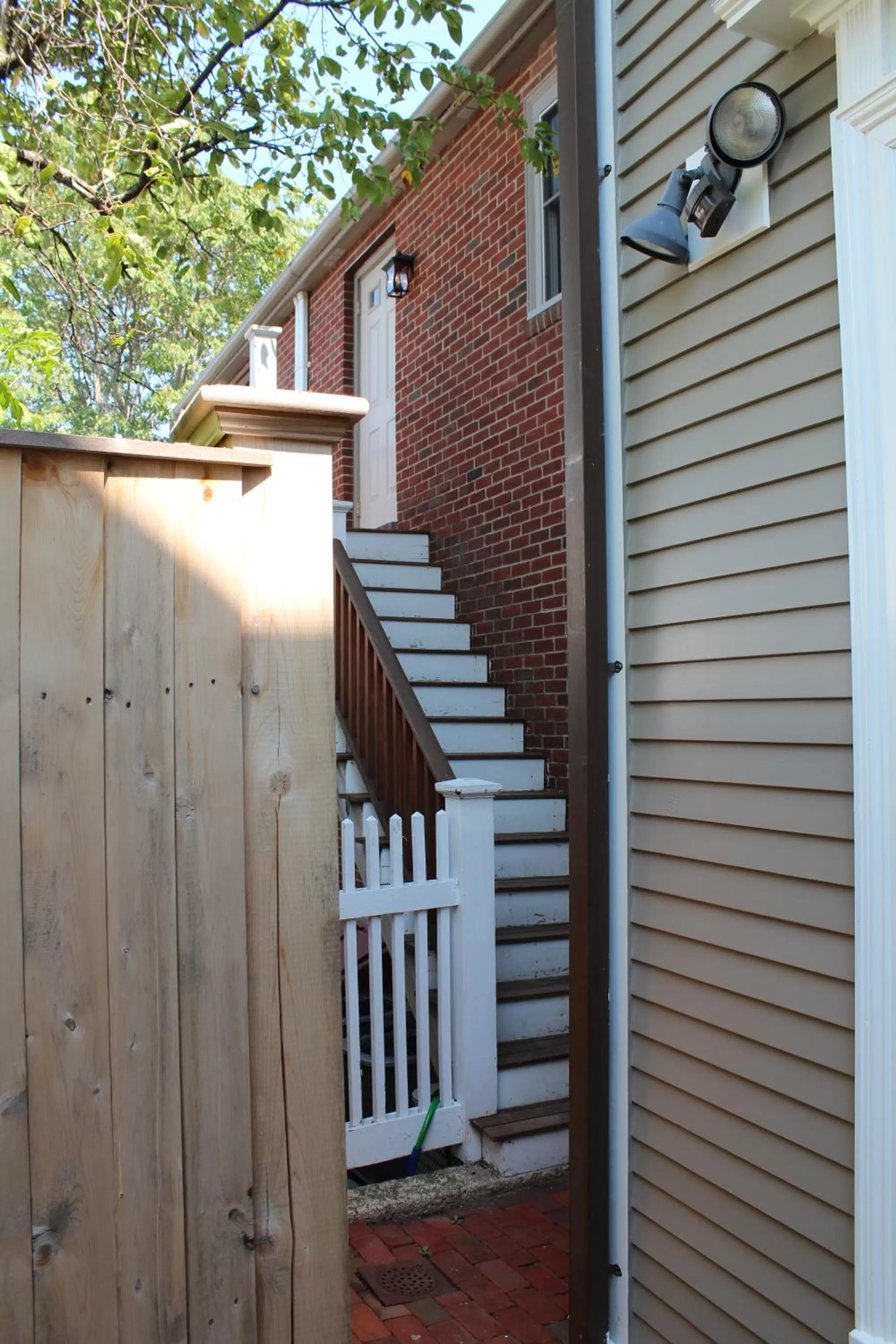 Facade/entrance, Patio/Outdoor Area in Compass Rose Inn