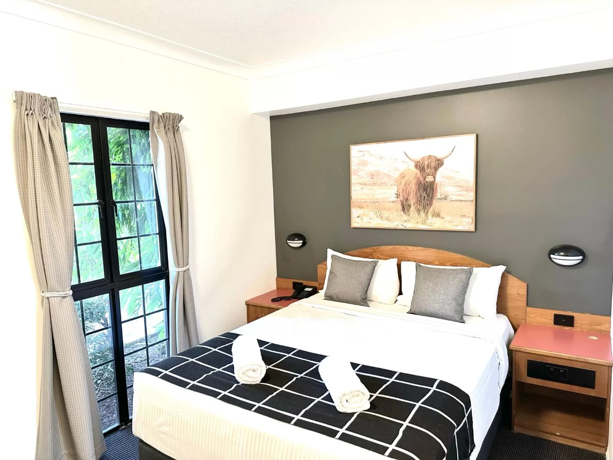 Bed in Mackay Resort Motel