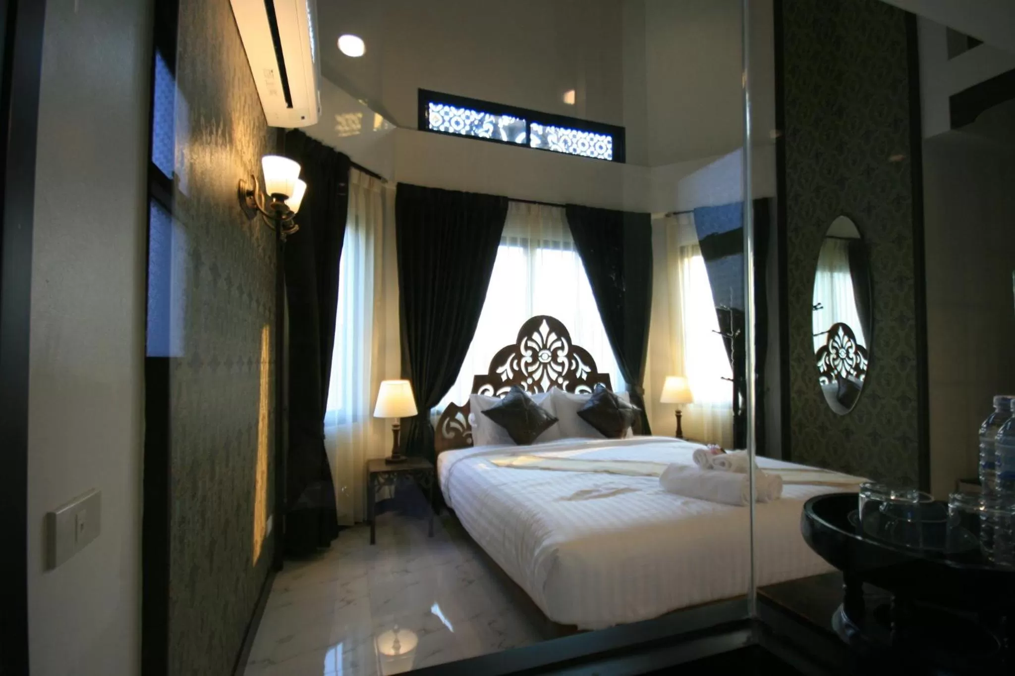 Photo of the whole room, Bed in Namamema