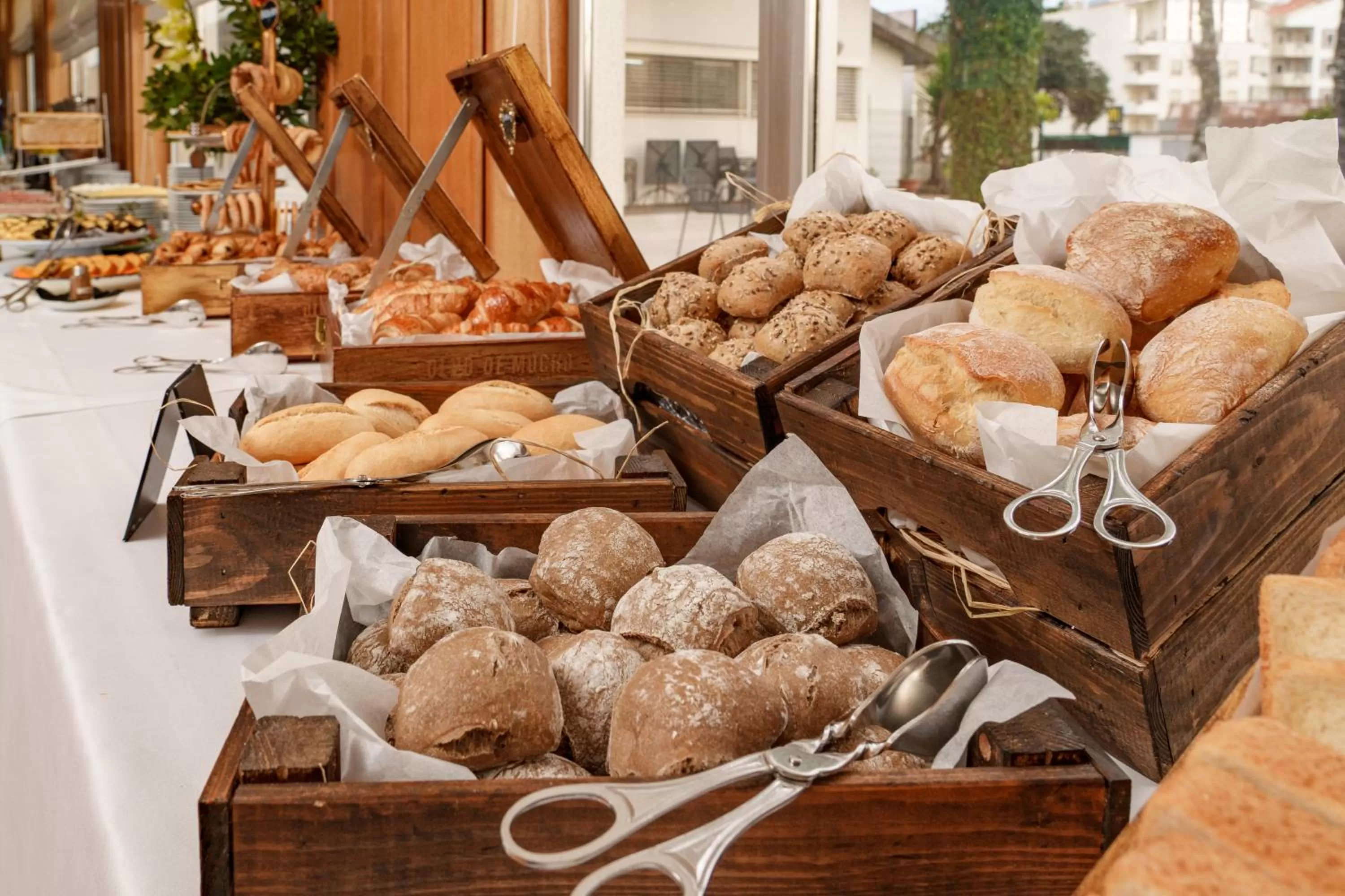 Food and drinks in Hotel Dom Goncalo & Spa