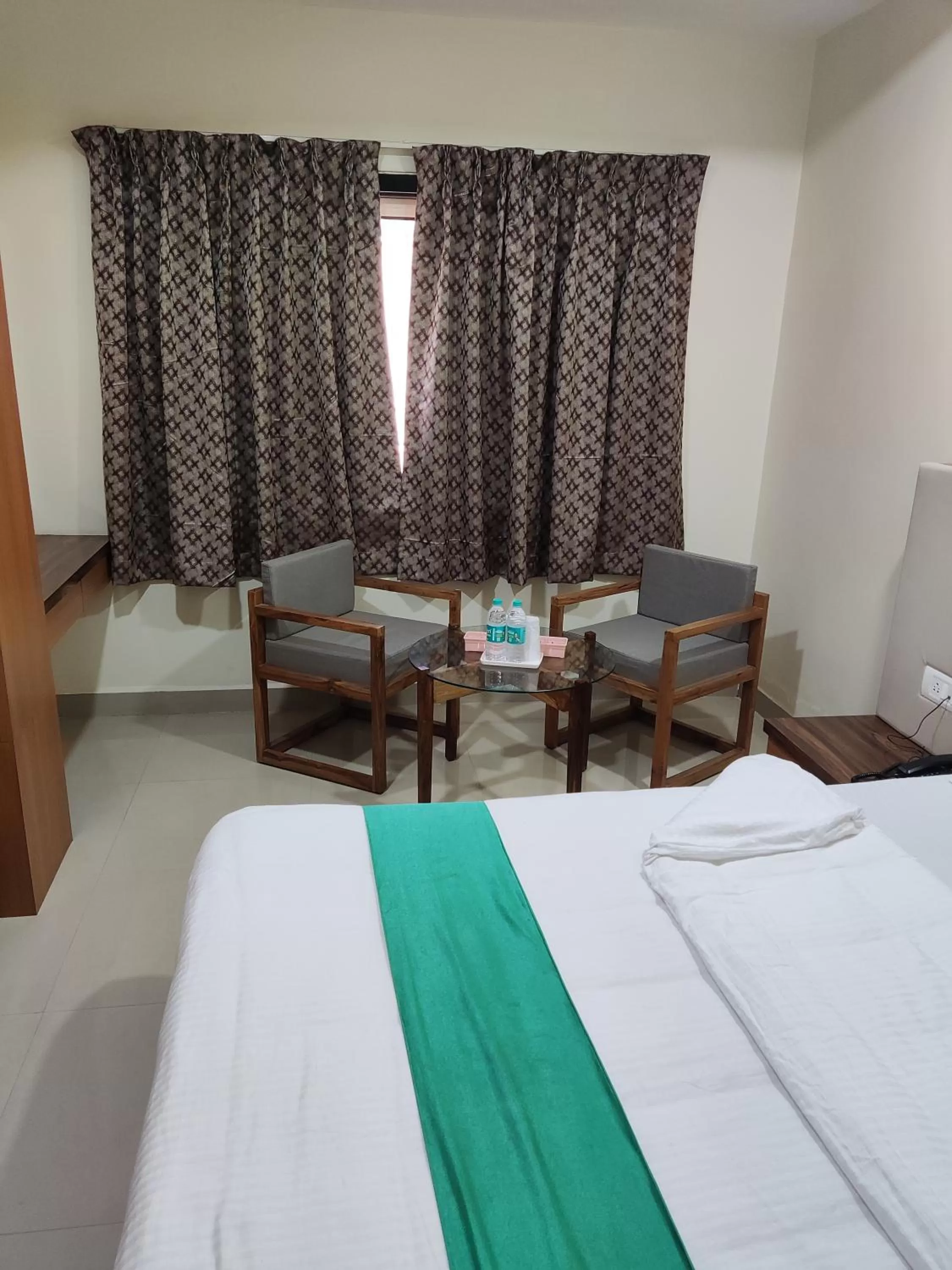 Photo of the whole room, Bed in Hotel Green Apple