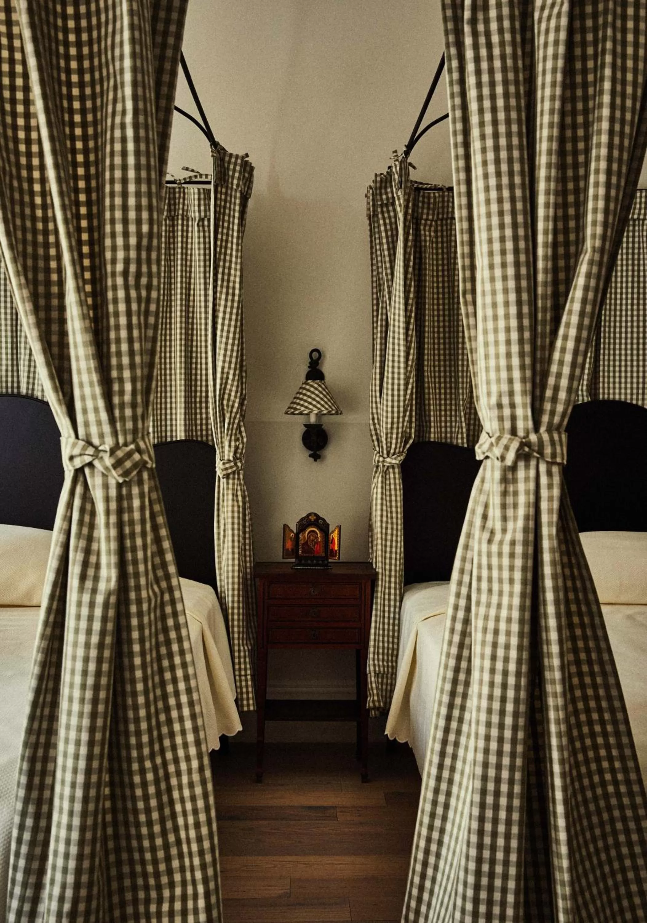 Photo of the whole room, Bed in Hotel Peter and Paul, an Ash Hotel