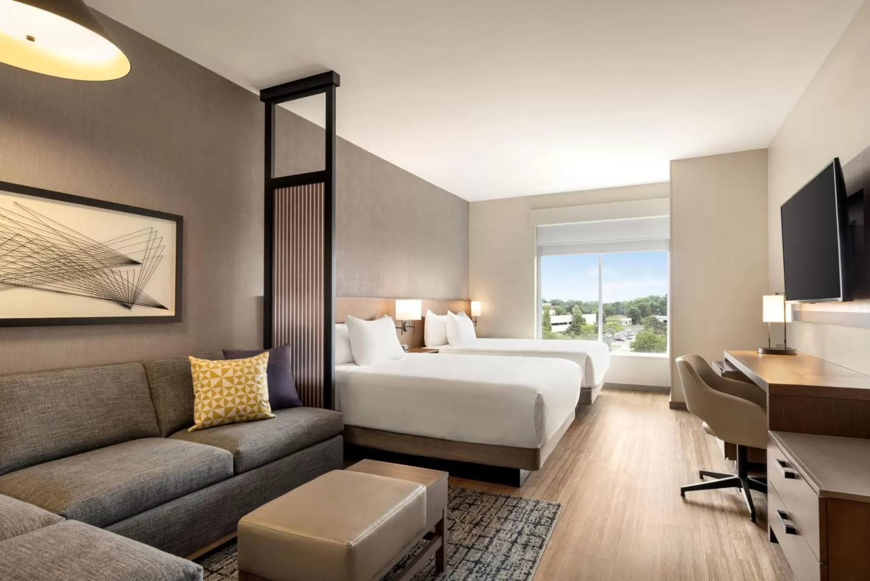 Shower, Bed in Hyatt Place Columbus Polaris